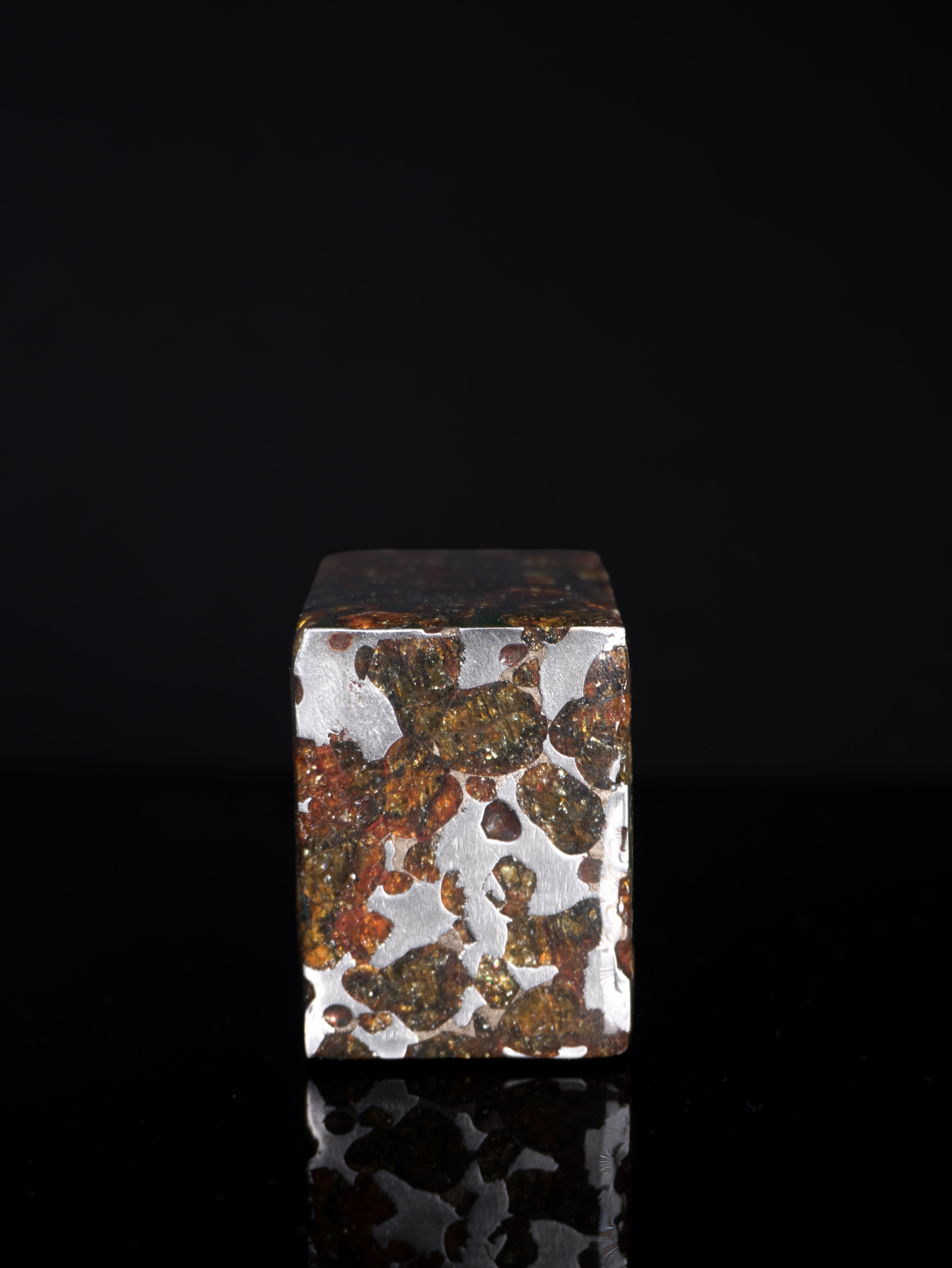 SERICHO PALLASITE METEORITE, KENYA. 264 GRAMS CUBE