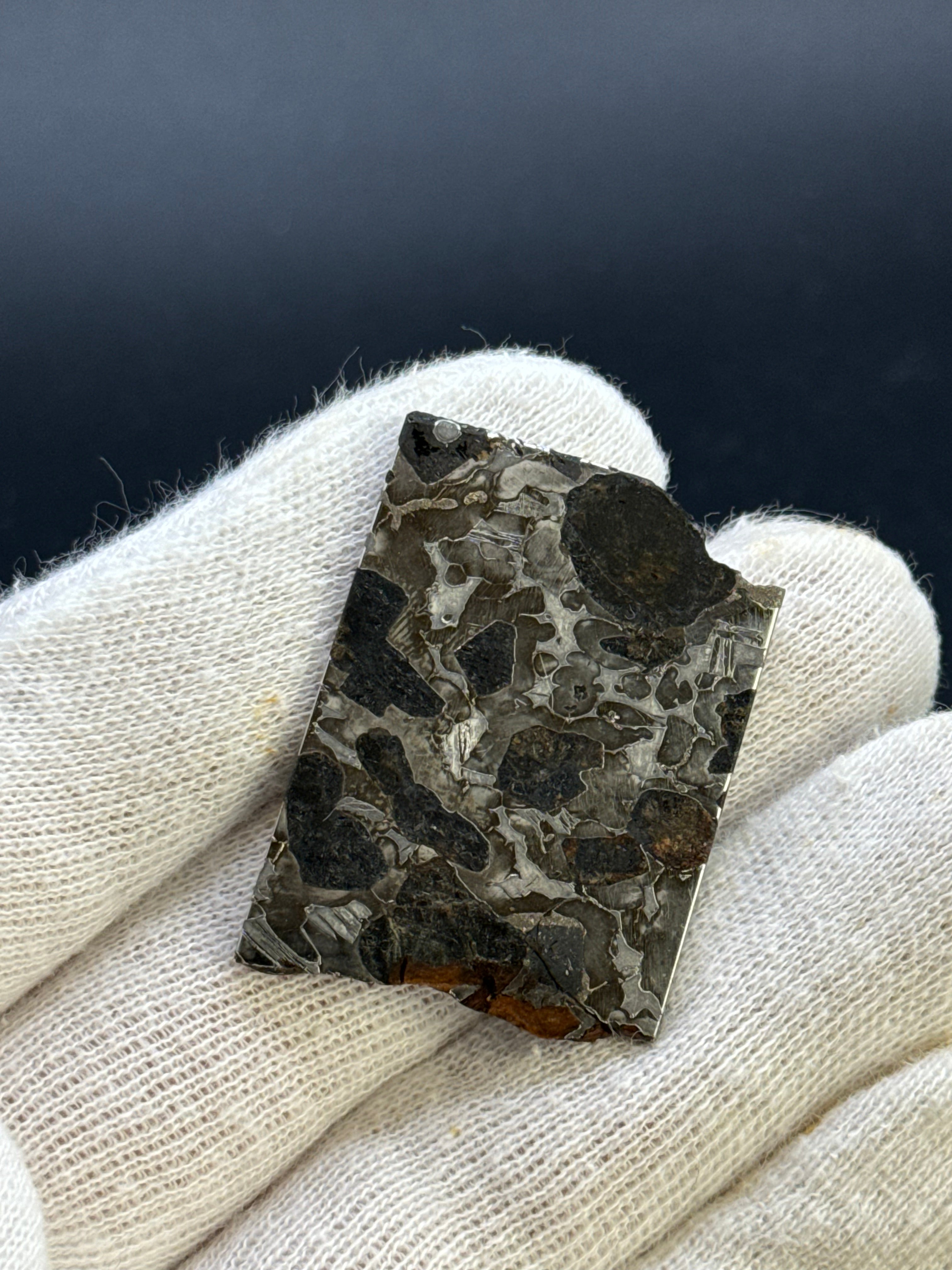 SEYMCHAN METEORITE, MAGADAN REGION, RUSSIA. 15 GRAMS.