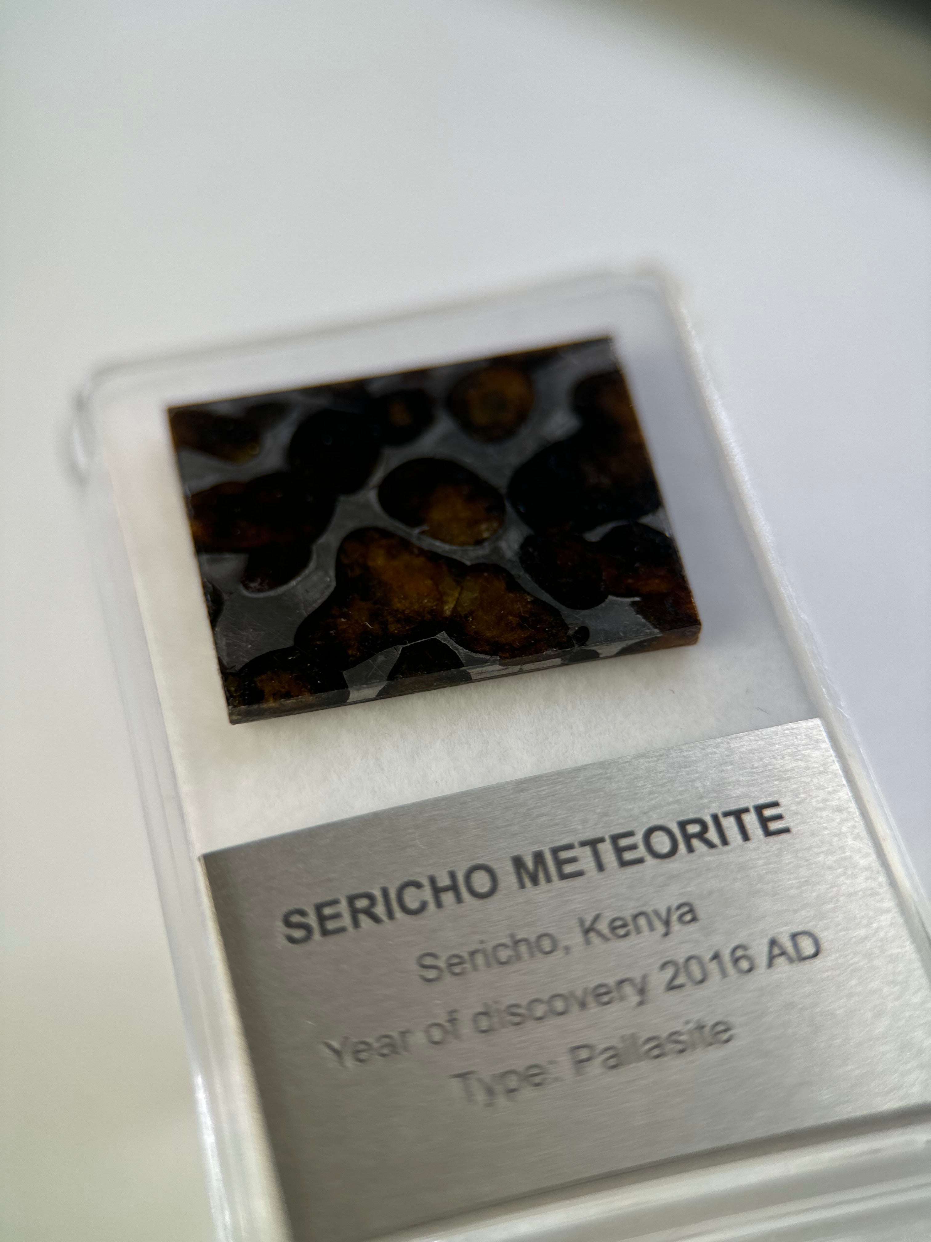 SERICHO METEORITE, KENYA. DISPLAY BOX. 5 GRAMS.