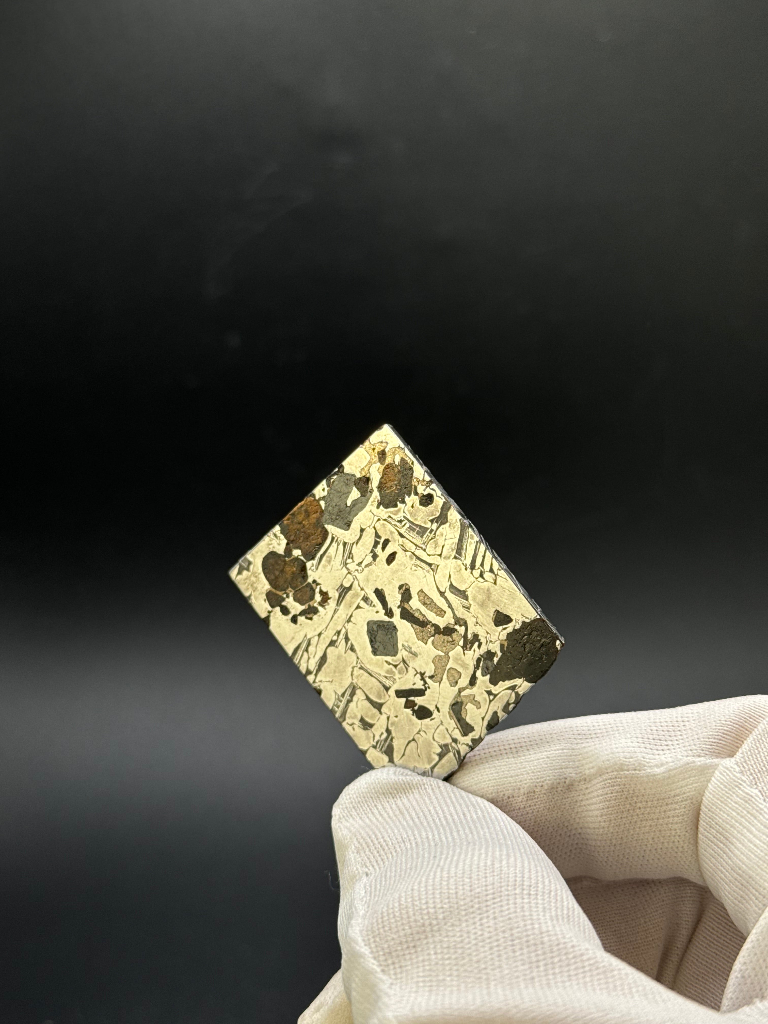 SEYMCHAN METEORITE, MAGADAN REGION, RUSSIA. 14,84 grams.