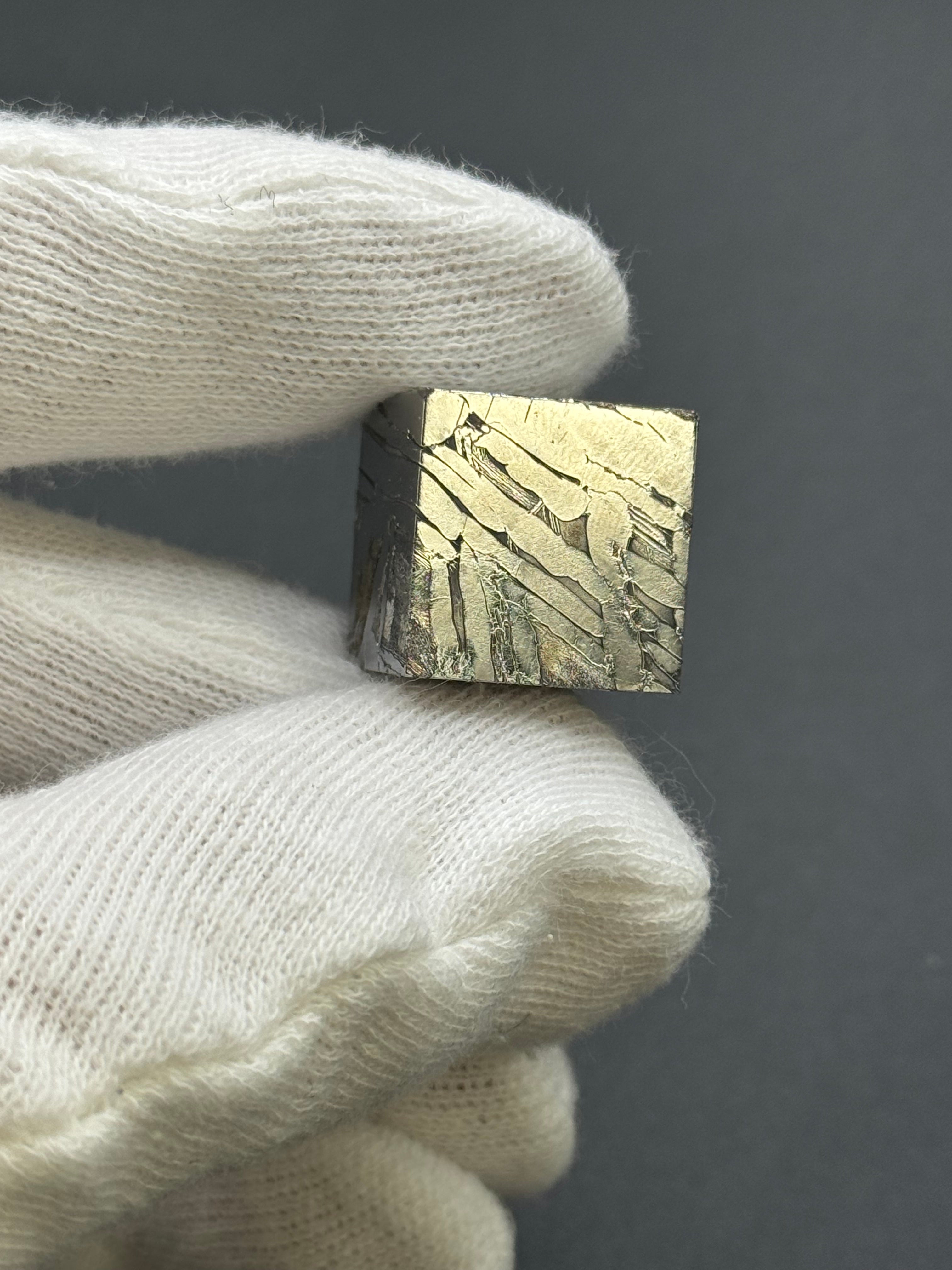 SEYMCHAN METEORITE, MAGADAN REGION, RUSSIA. 52 GRAMS CUBE.