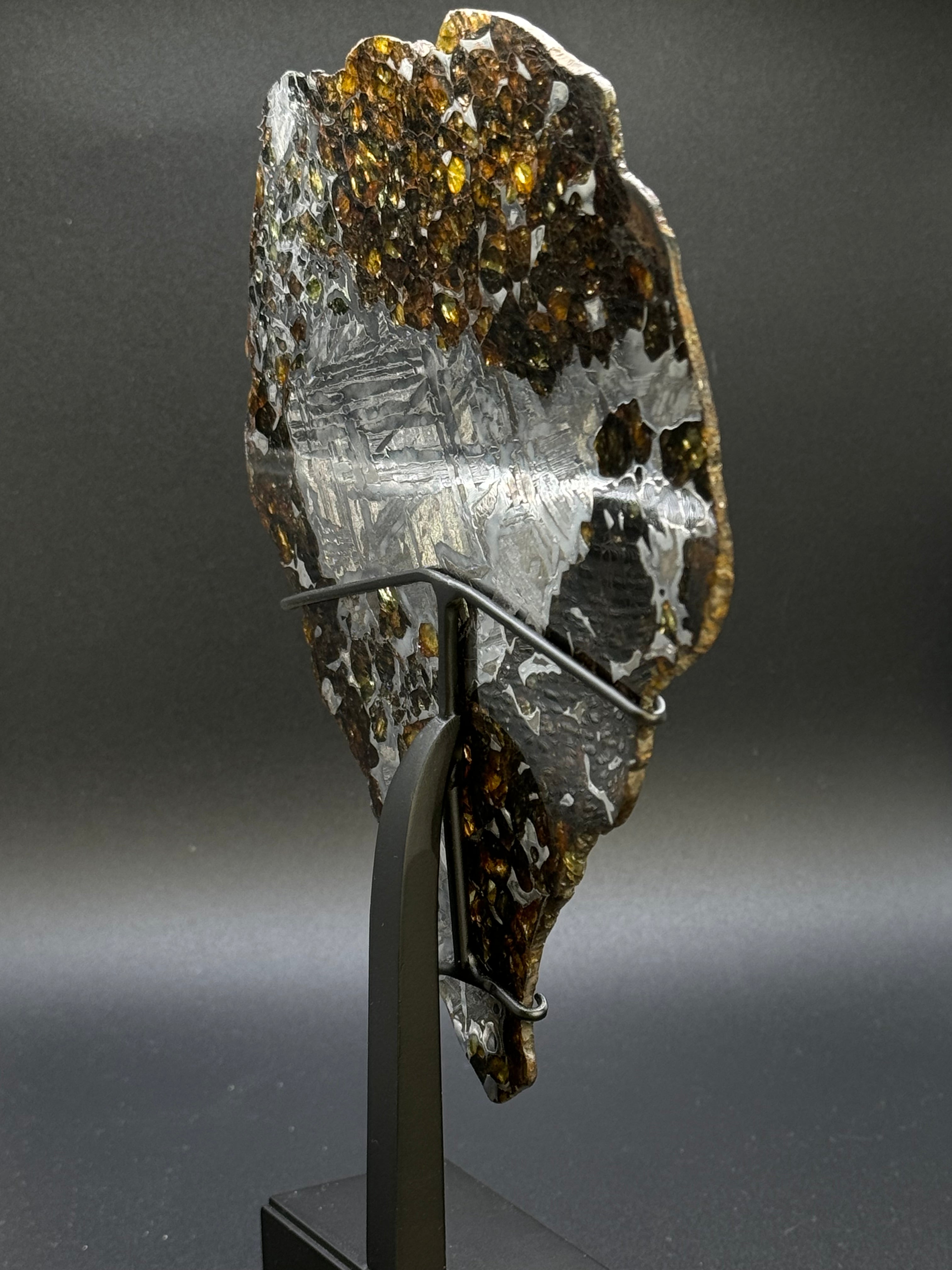 SEYMCHAN METEORITE, MAGADAN REGION, RUSSIA. 187 GRAMS.