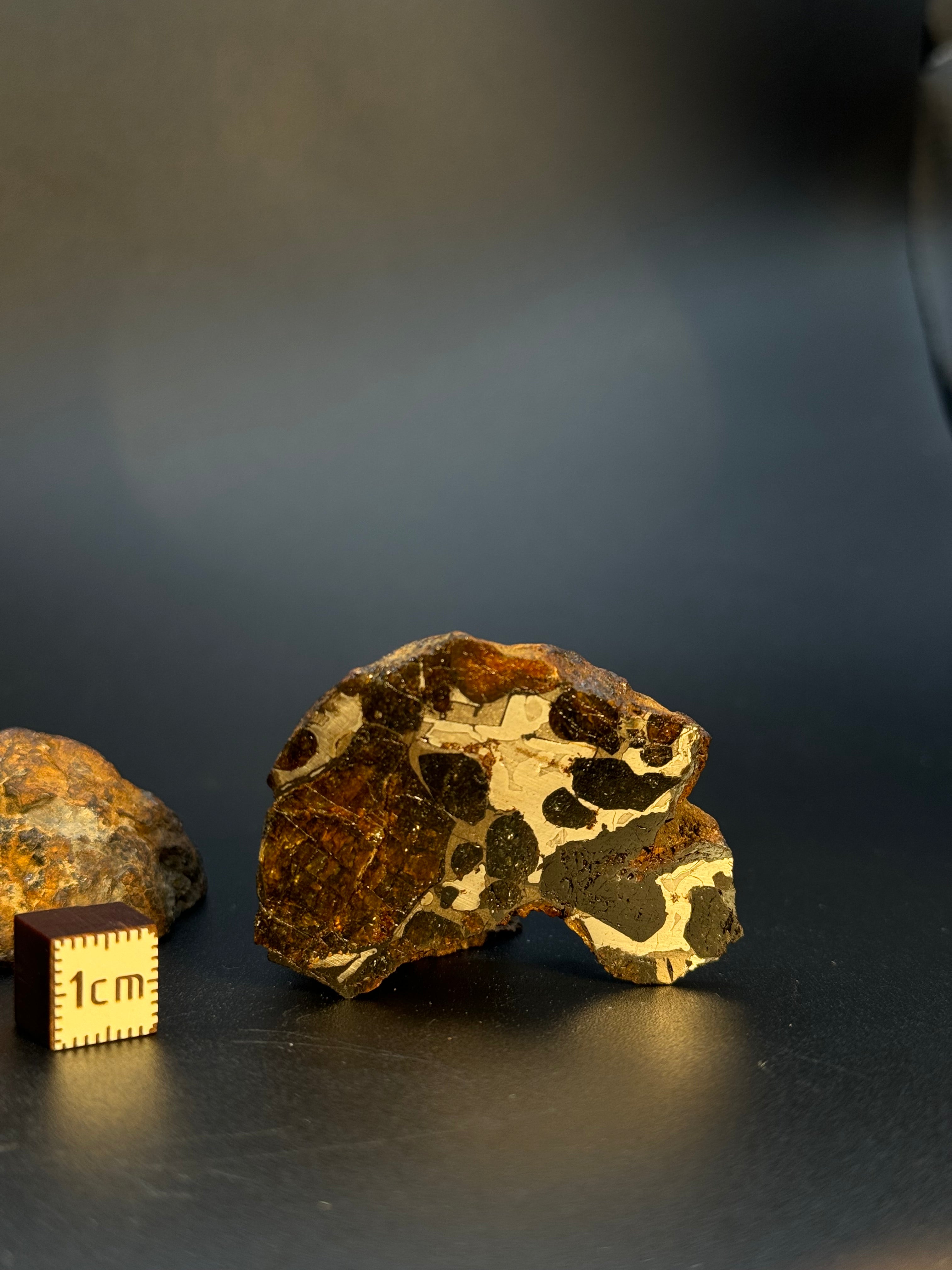 FULL SERICHO METEORITE FROM KENYA, IN TWO HALVES. TOTAL WEIGHT: 121,35 GRAMS.