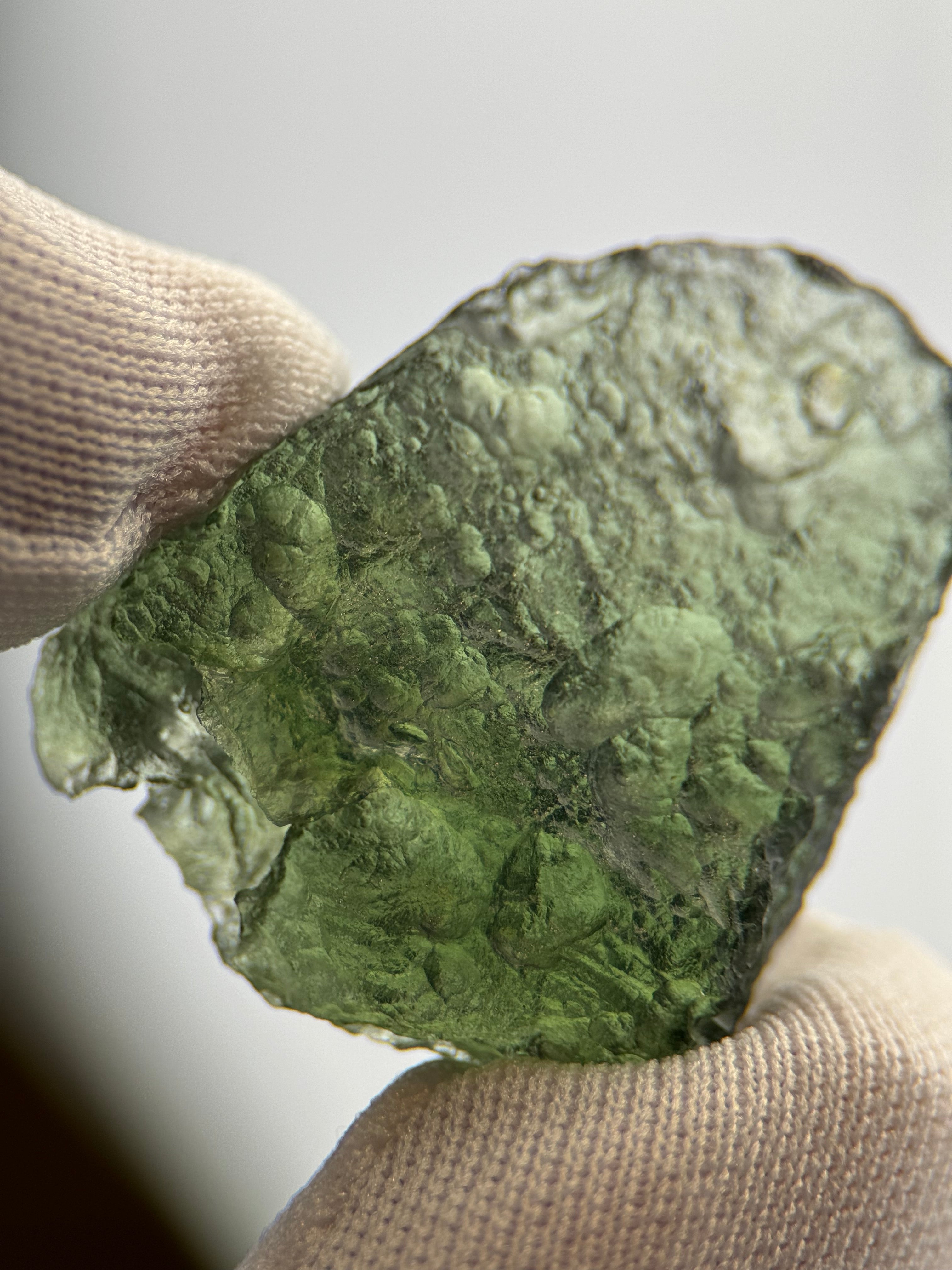 RAW MOLDAVITE, CZECH REPUBLIC. 5,19 GRAMS.