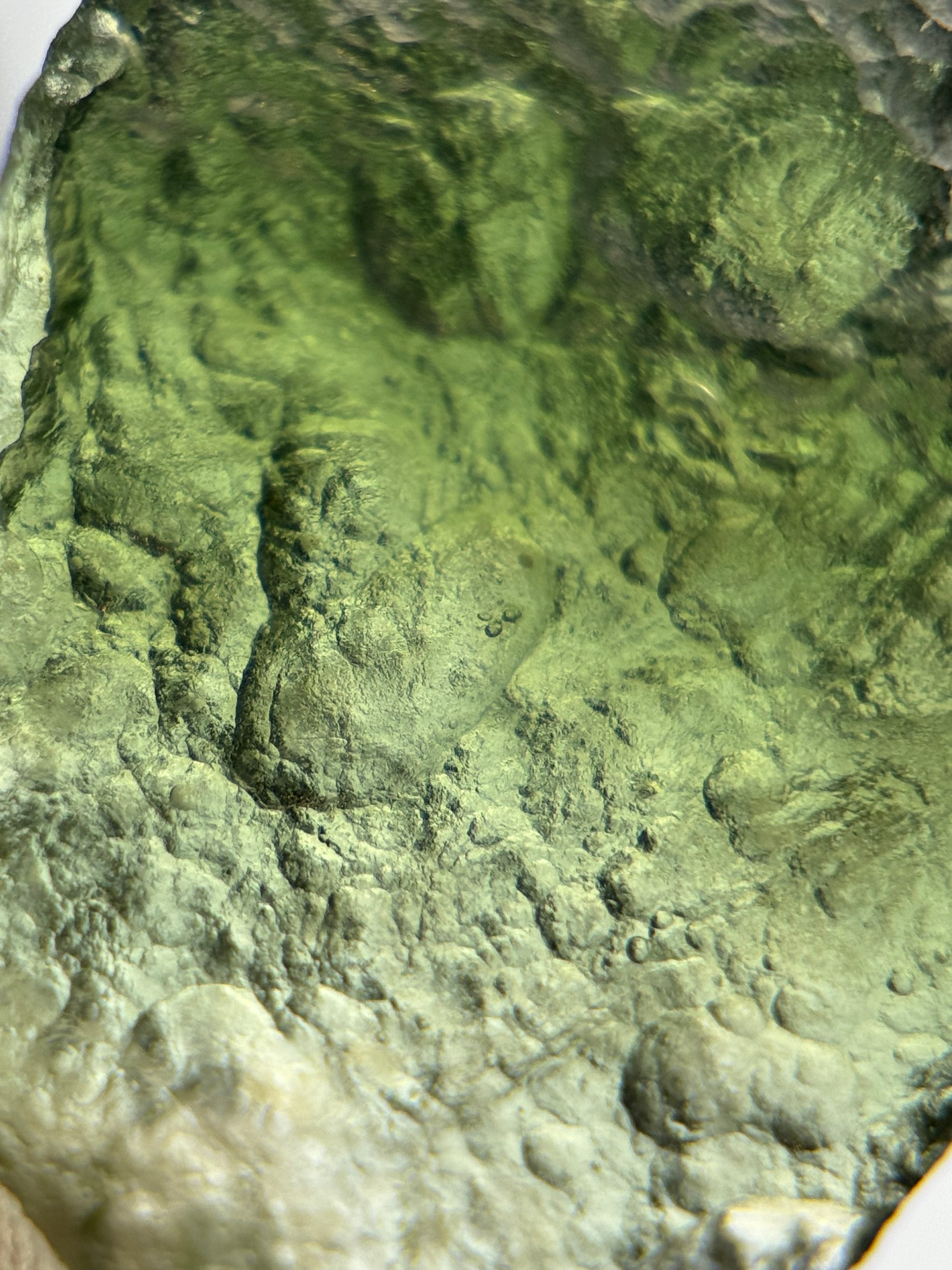 RAW MOLDAVITE, CZECH REPUBLIC. 5,19 GRAMS.