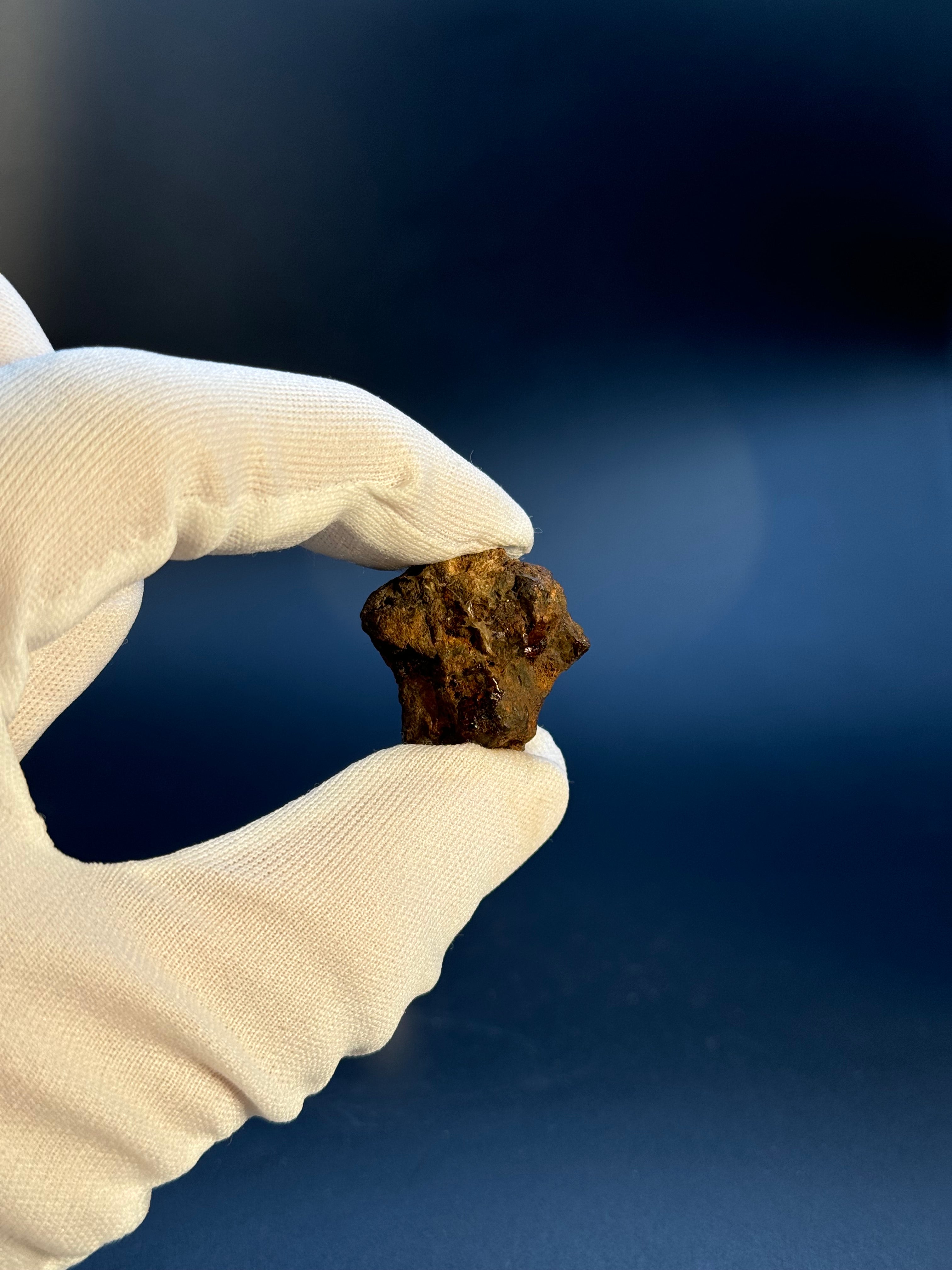 SERICHO PALLASITE METEORITE, KENYA. 11,40 GRAMS END-CUT