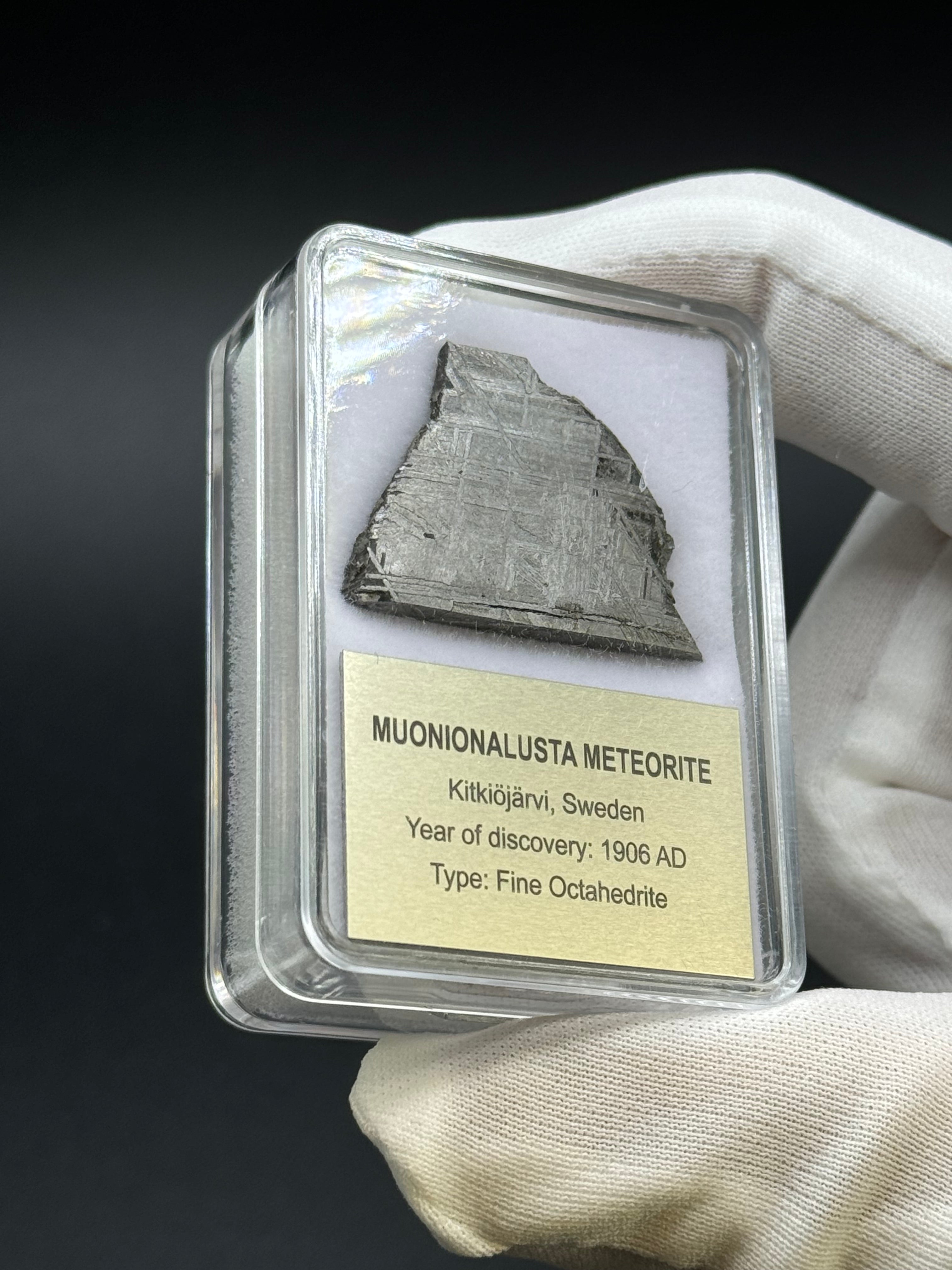 MUONIONALUSTA METEORITE, SWEDEN. DISPLAY BOX. 10,11 GRAMS.