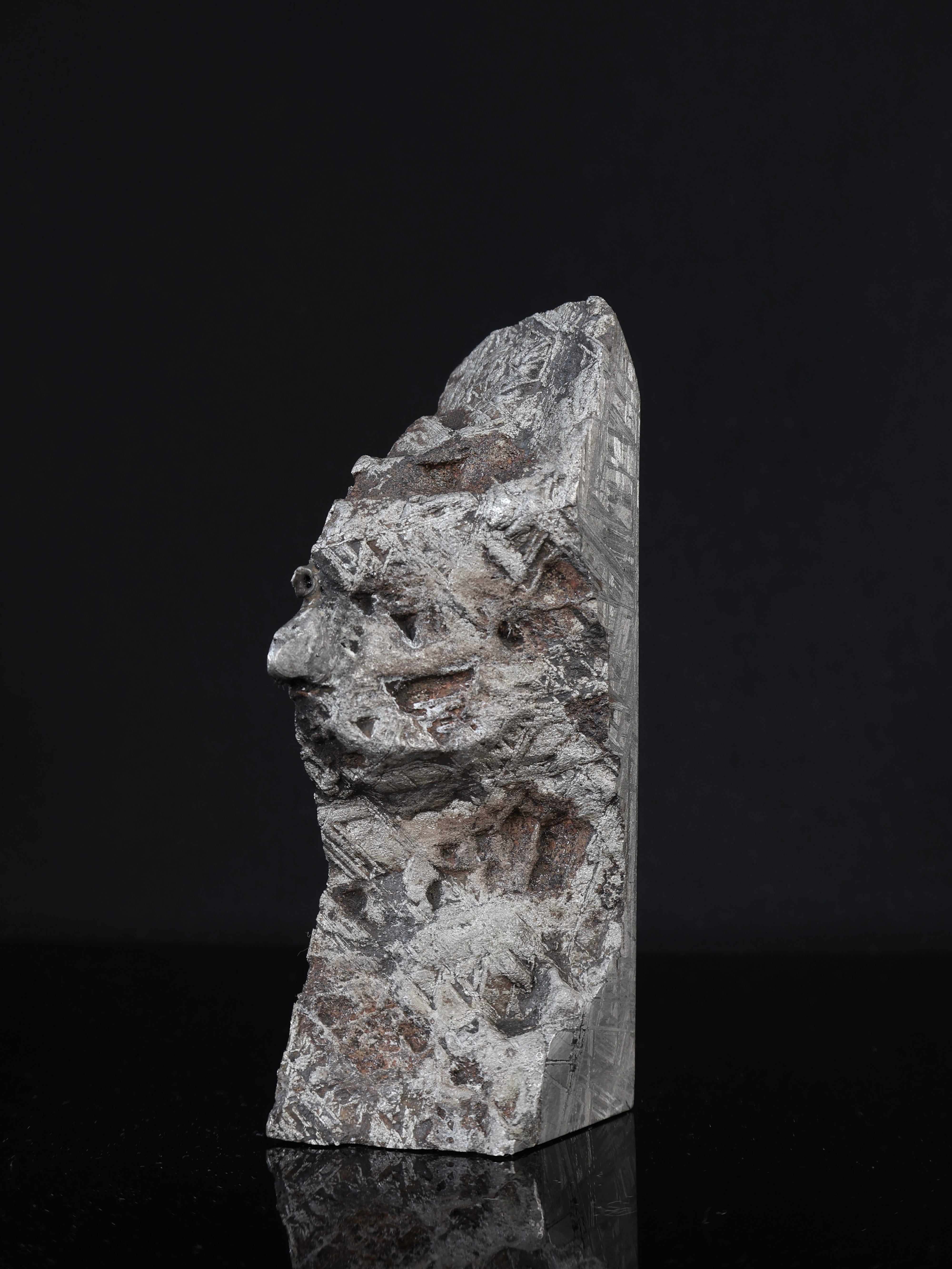MUONIONALUSTA METEORITE, SWEDEN. 560 GRAMS END-CUT.