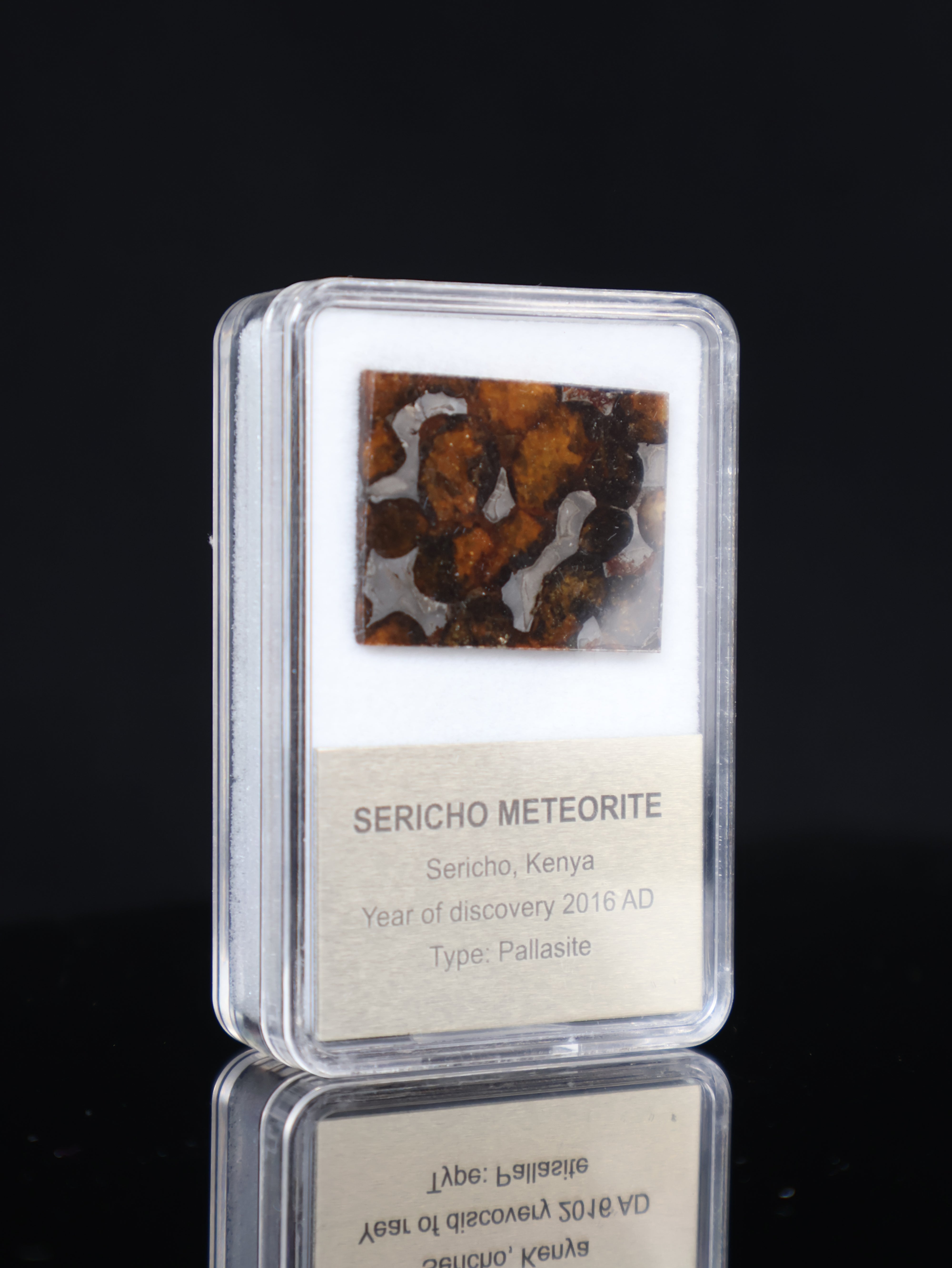 SERICHO METEORITE, KENYA. DISPLAY BOX. 5 GRAMS.