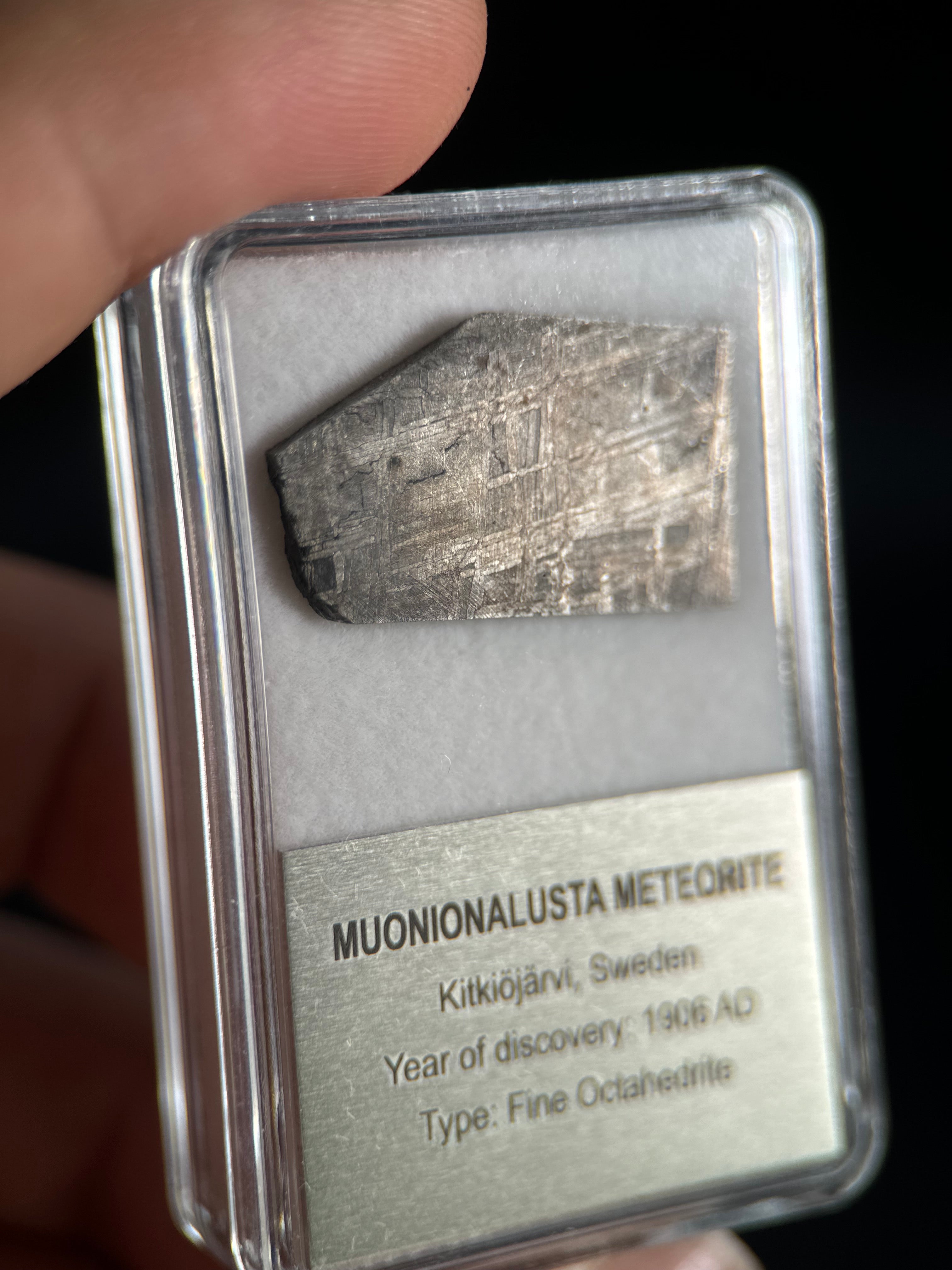 MUONIONALUSTA METEORITE IN DISPLAY BOX. 9,6 GRAMS.