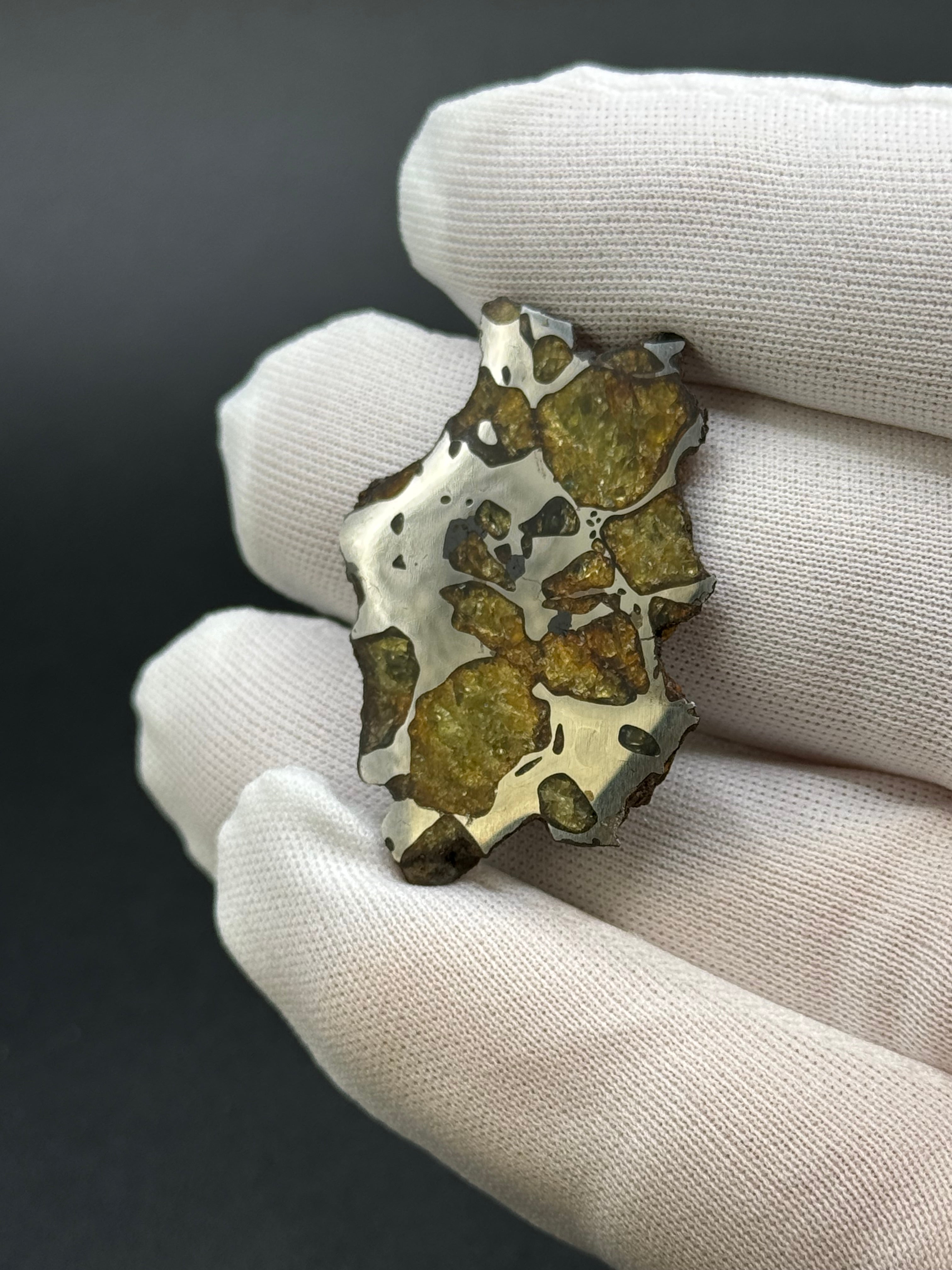 IMILAC PALLASITE METEORITE, CHILE. 7,38 GRAMS