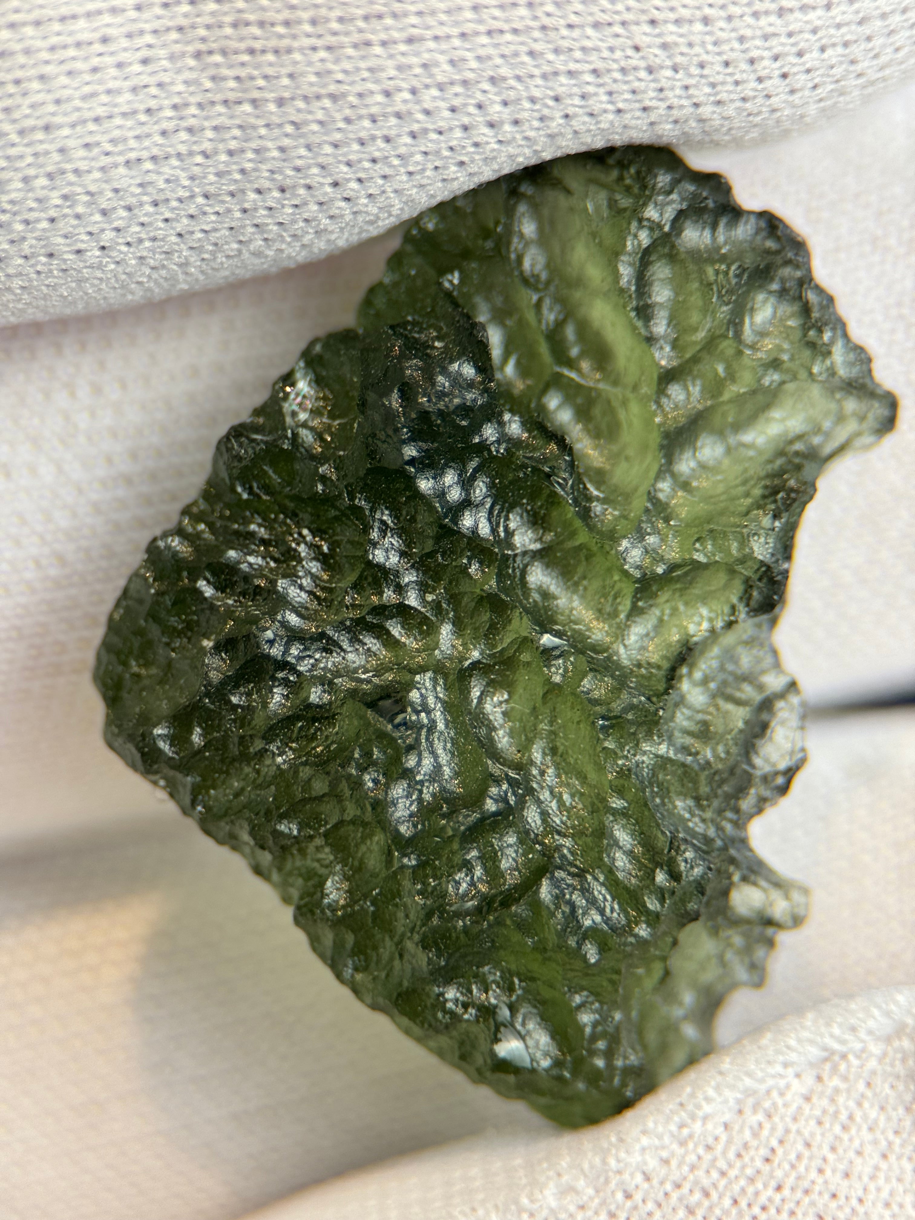 RAW MOLDAVITE, CZECH REPUBLIC. 5,64 GRAMS.