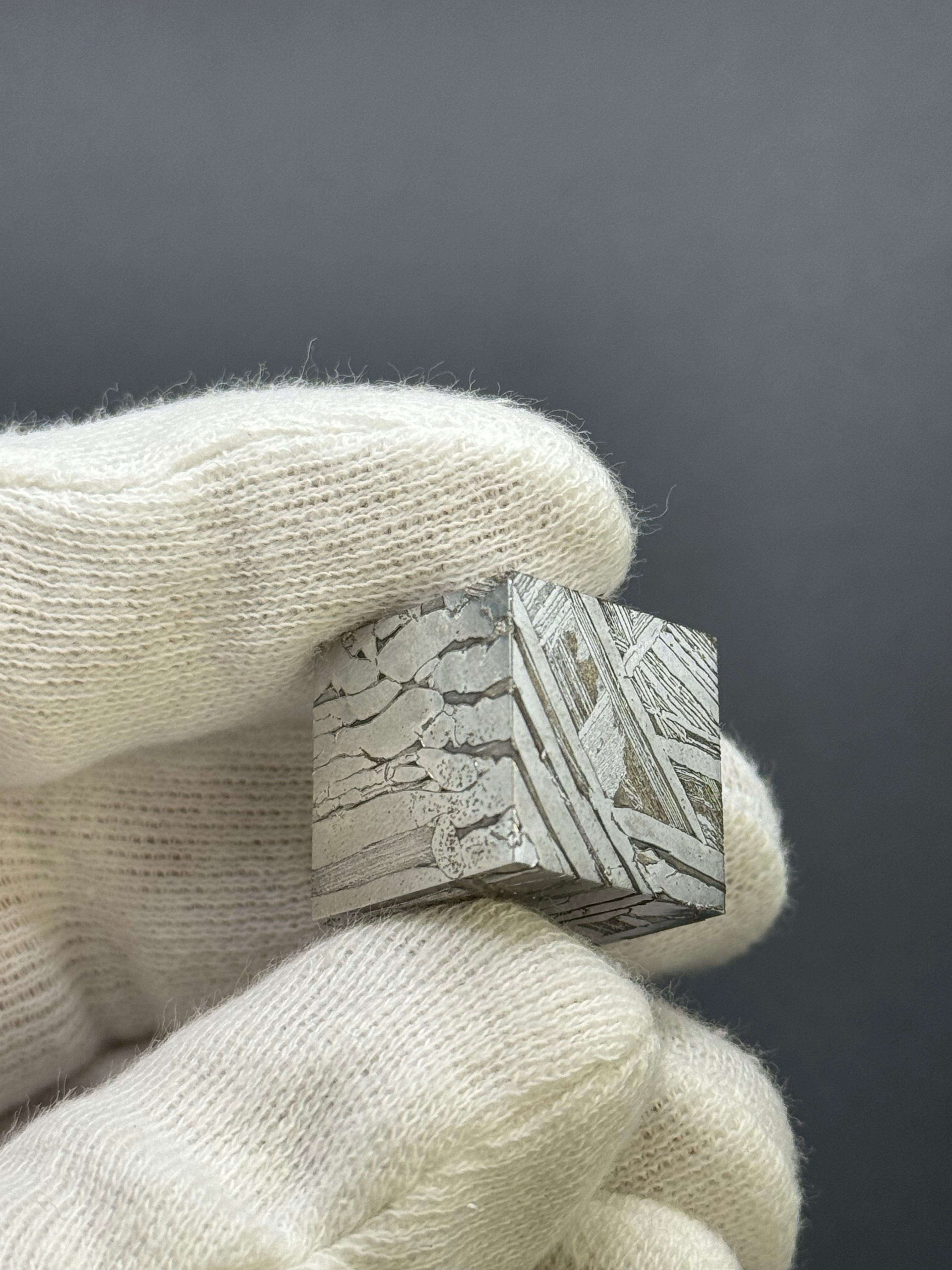 SEYMCHAN METEORITE, MAGADAN REGION, RUSSIA. 54 GRAMS CUBE.
