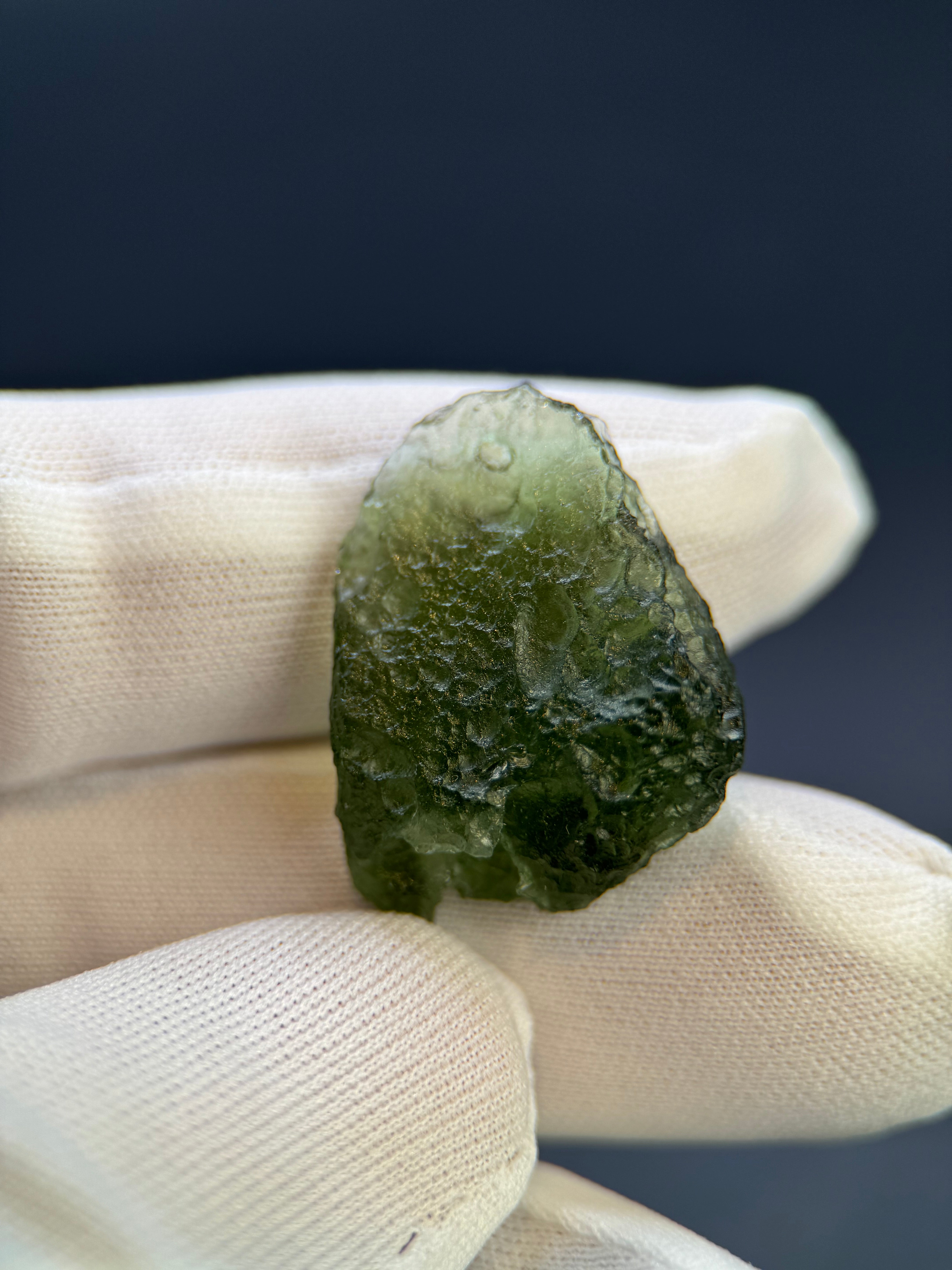 RAW MOLDAVITE, CZECH REPUBLIC. 5,19 GRAMS.