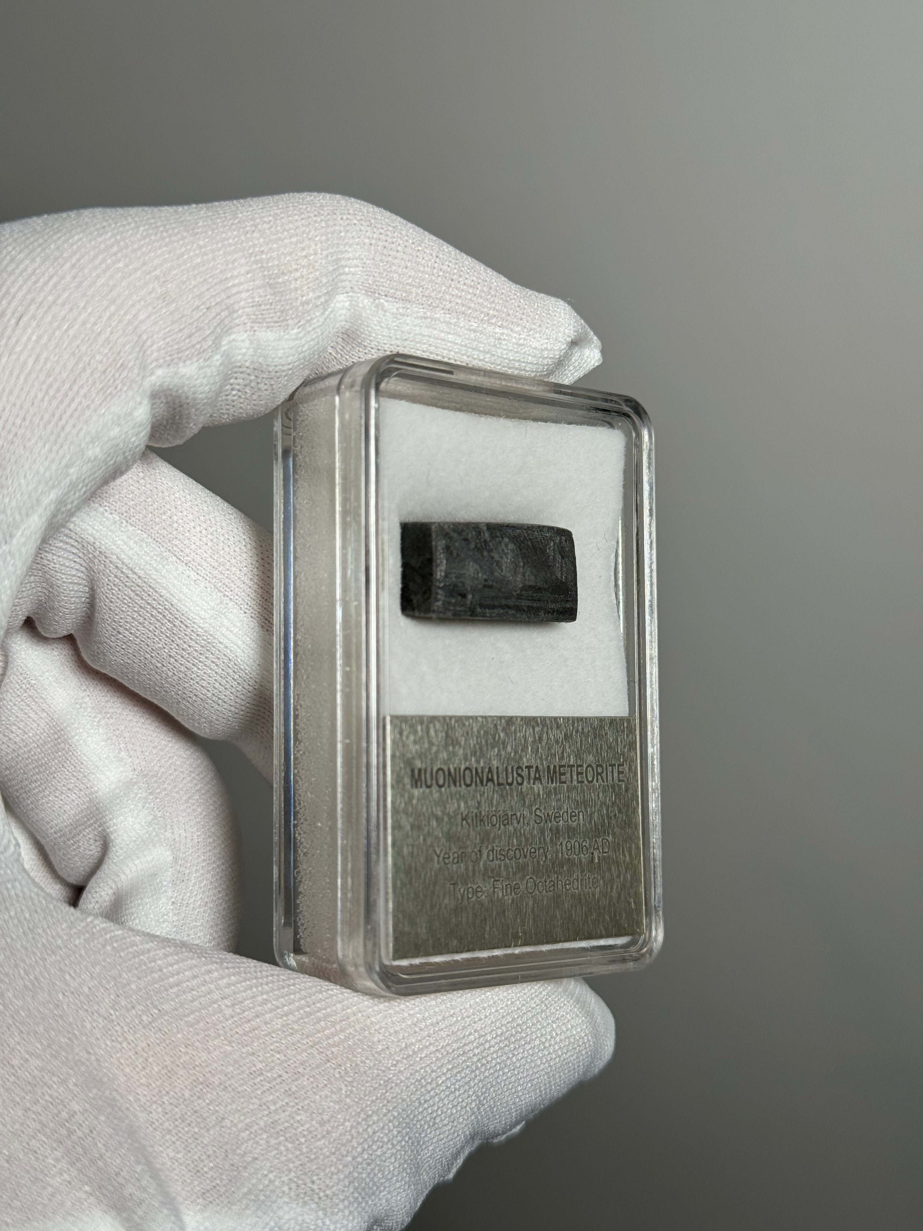 MUONIONALUSTA METEORITE IN DISPLAY BOX. 9,5 GRAMS