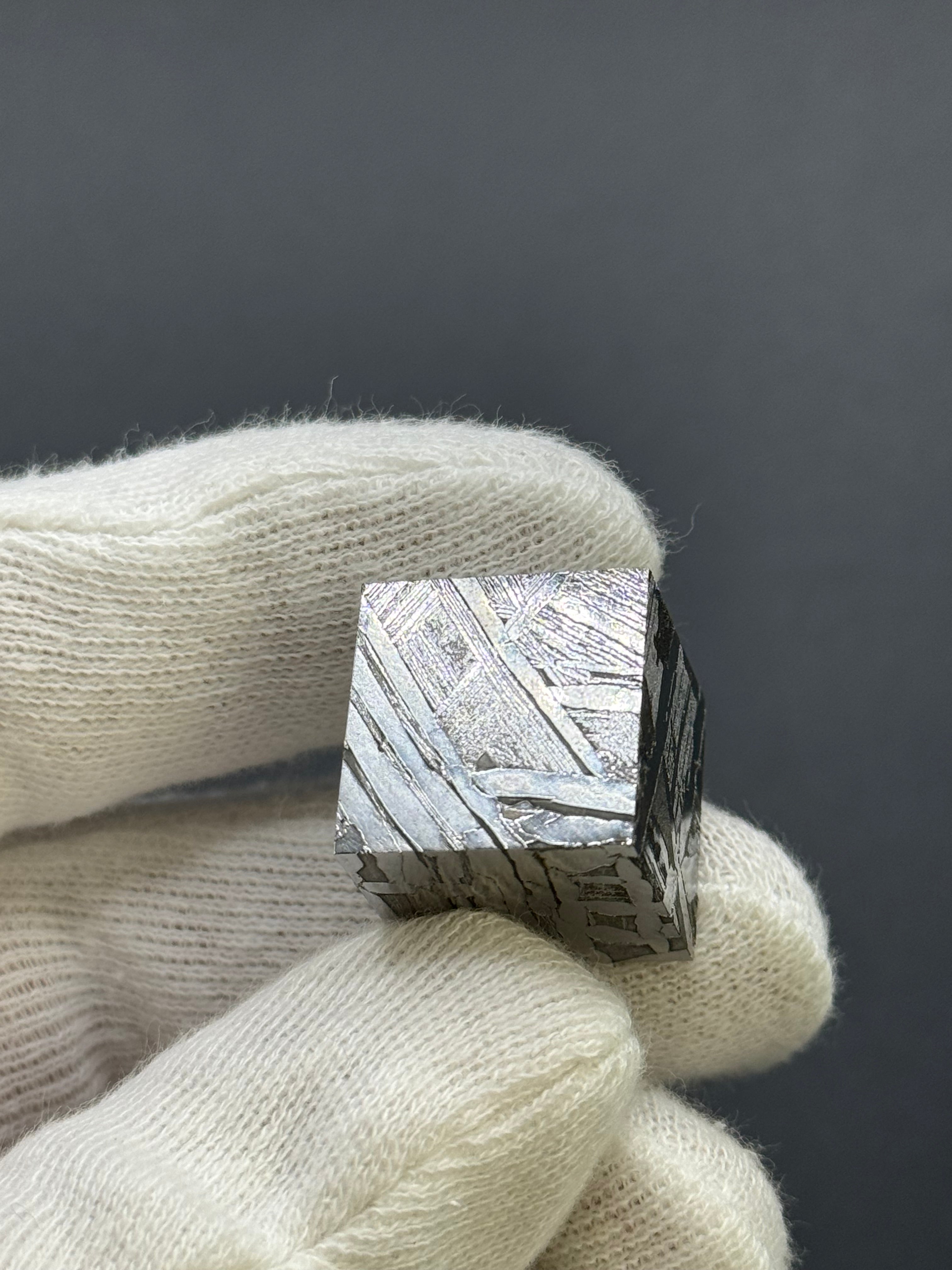 SEYMCHAN METEORITE, MAGADAN REGION, RUSSIA. 54 GRAMS CUBE.