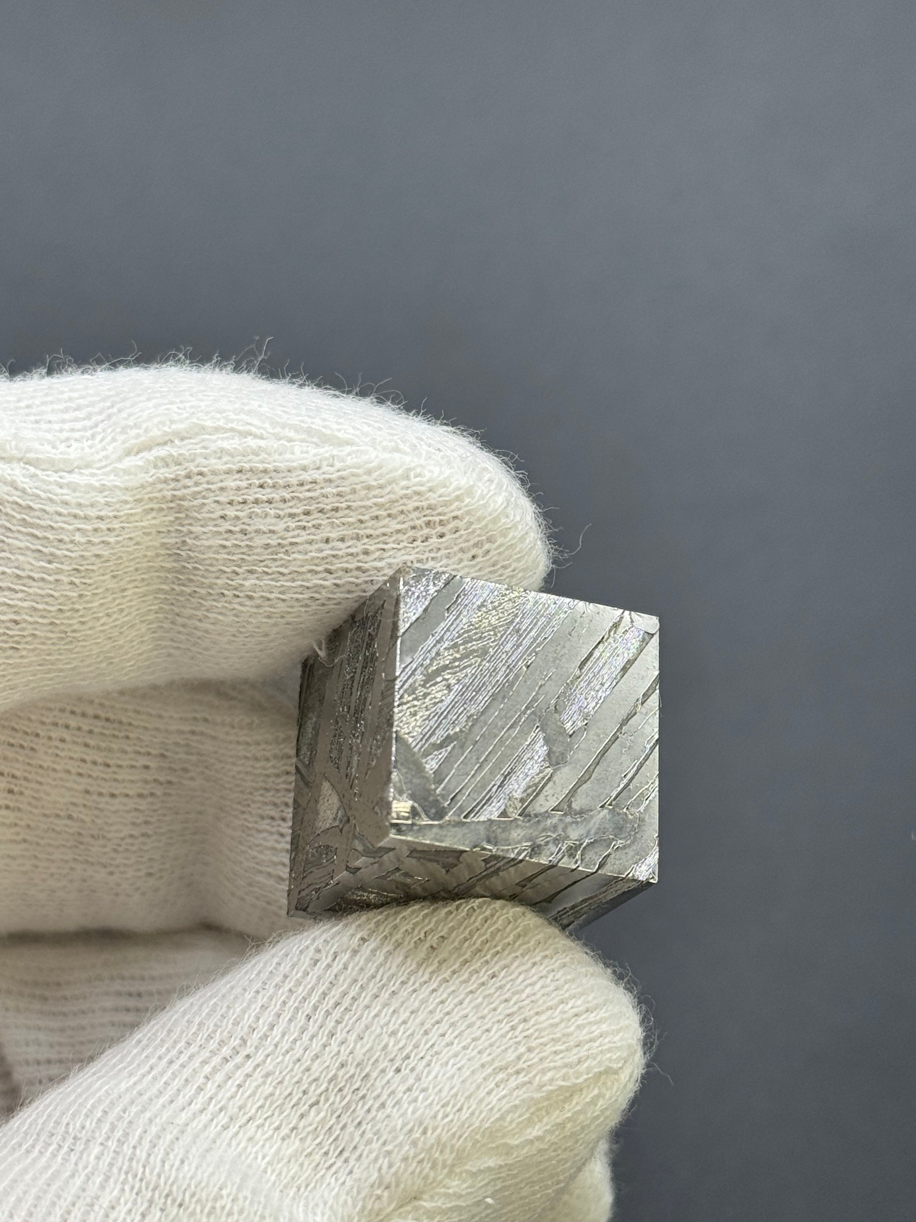 SEYMCHAN METEORITE, MAGADAN REGION, RUSSIA. 54 GRAMS CUBE.