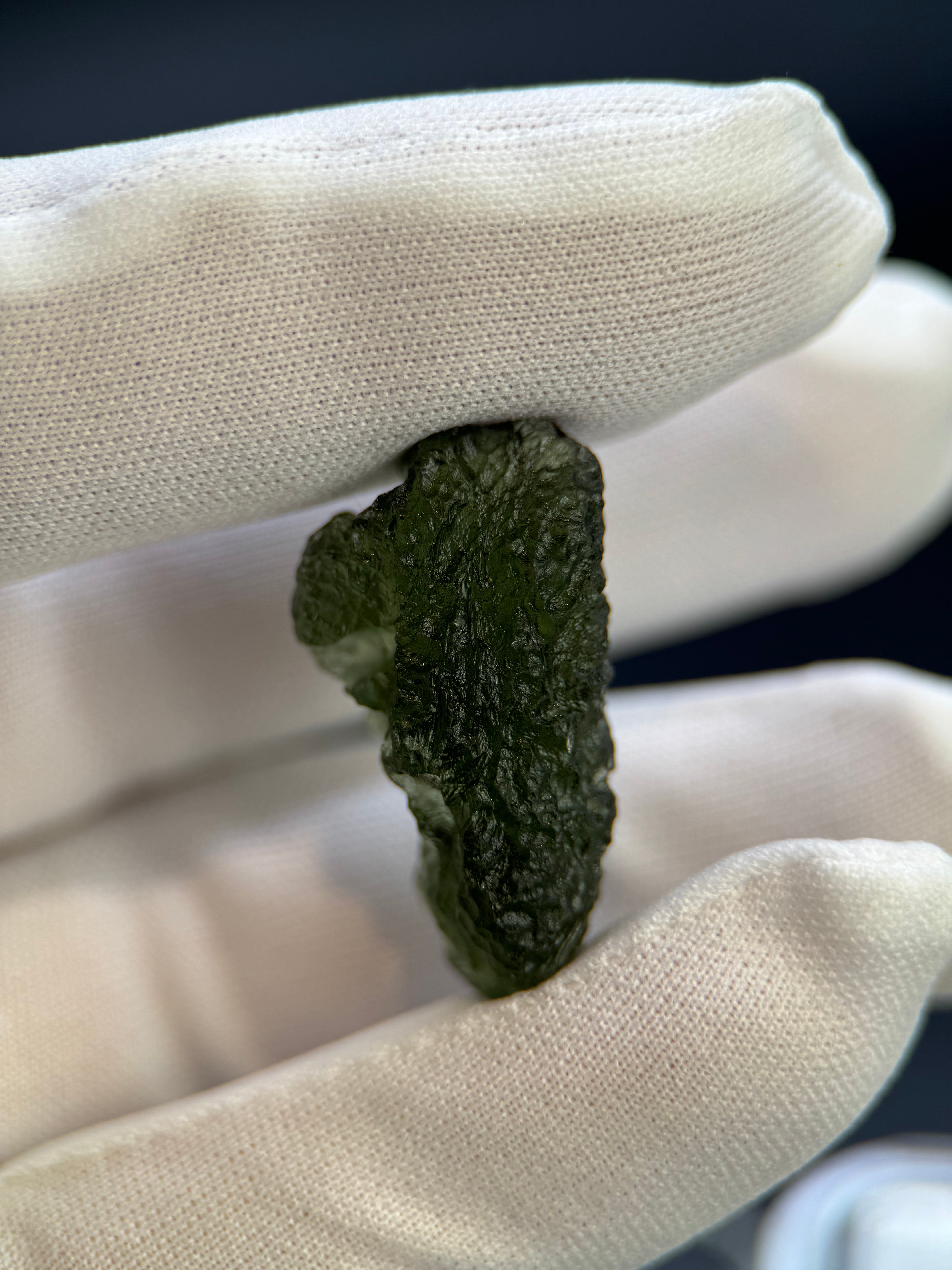 RAW MOLDAVITE, CZECH REPUBLIC. 5,83 GRAMS.
