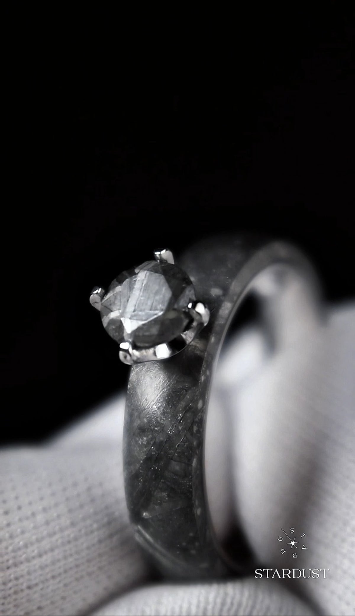 Astra Diamond, Muonionalusta Meteorite Ring