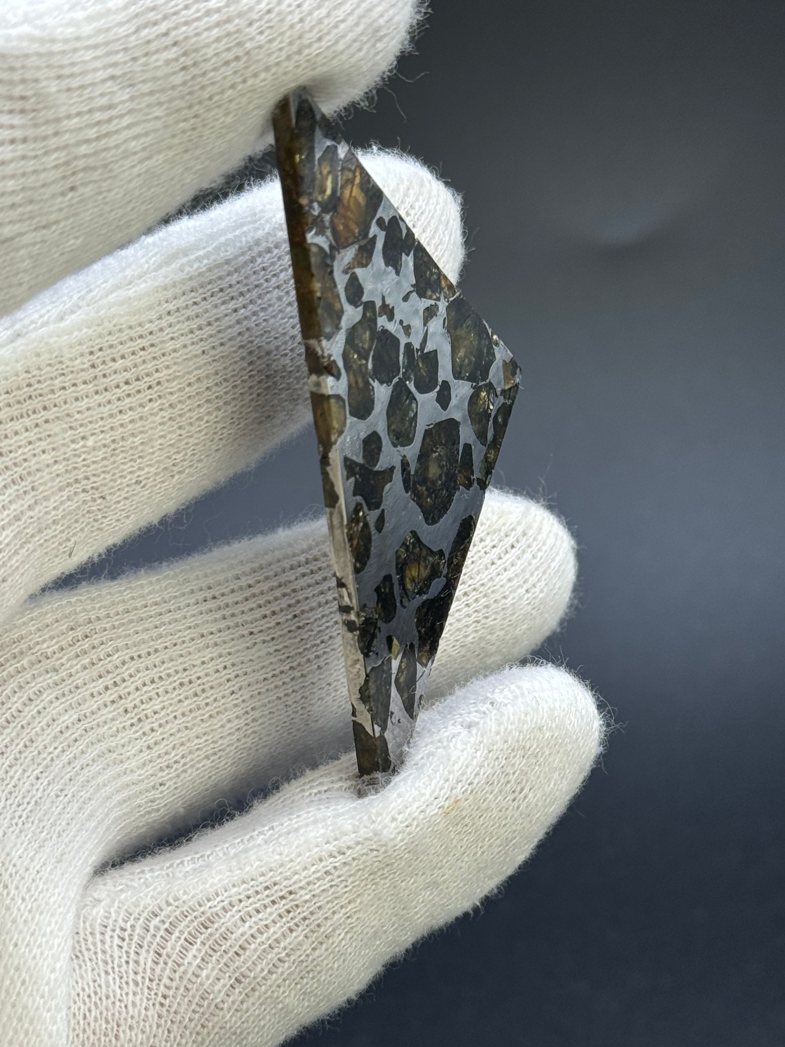 SEYMCHAN METEORITE, MAGADAN REGION, RUSSIA. 13,24 GRAMS.