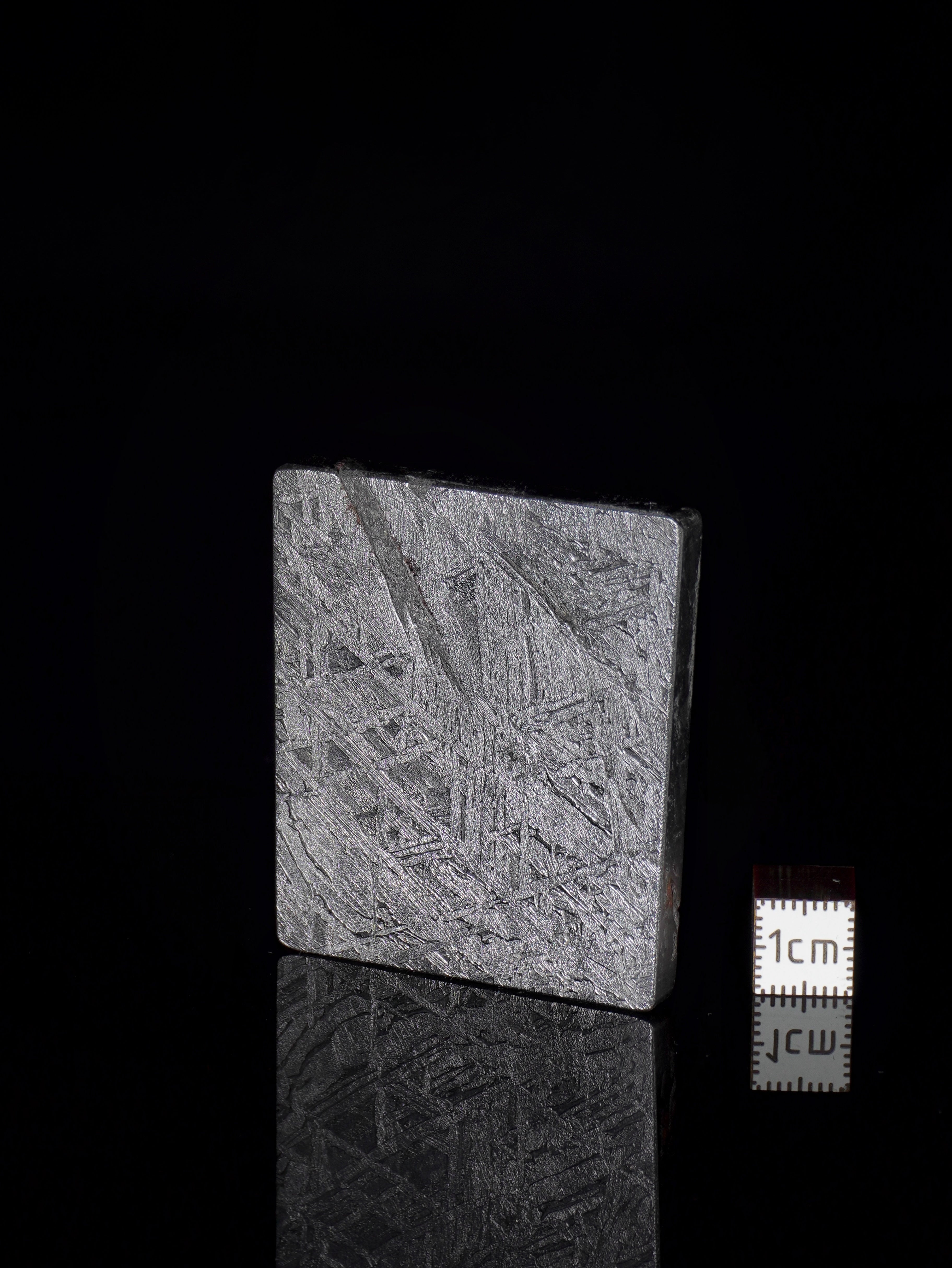 Aletai Meteorite, Gobi desert, China. 84,38 grams.