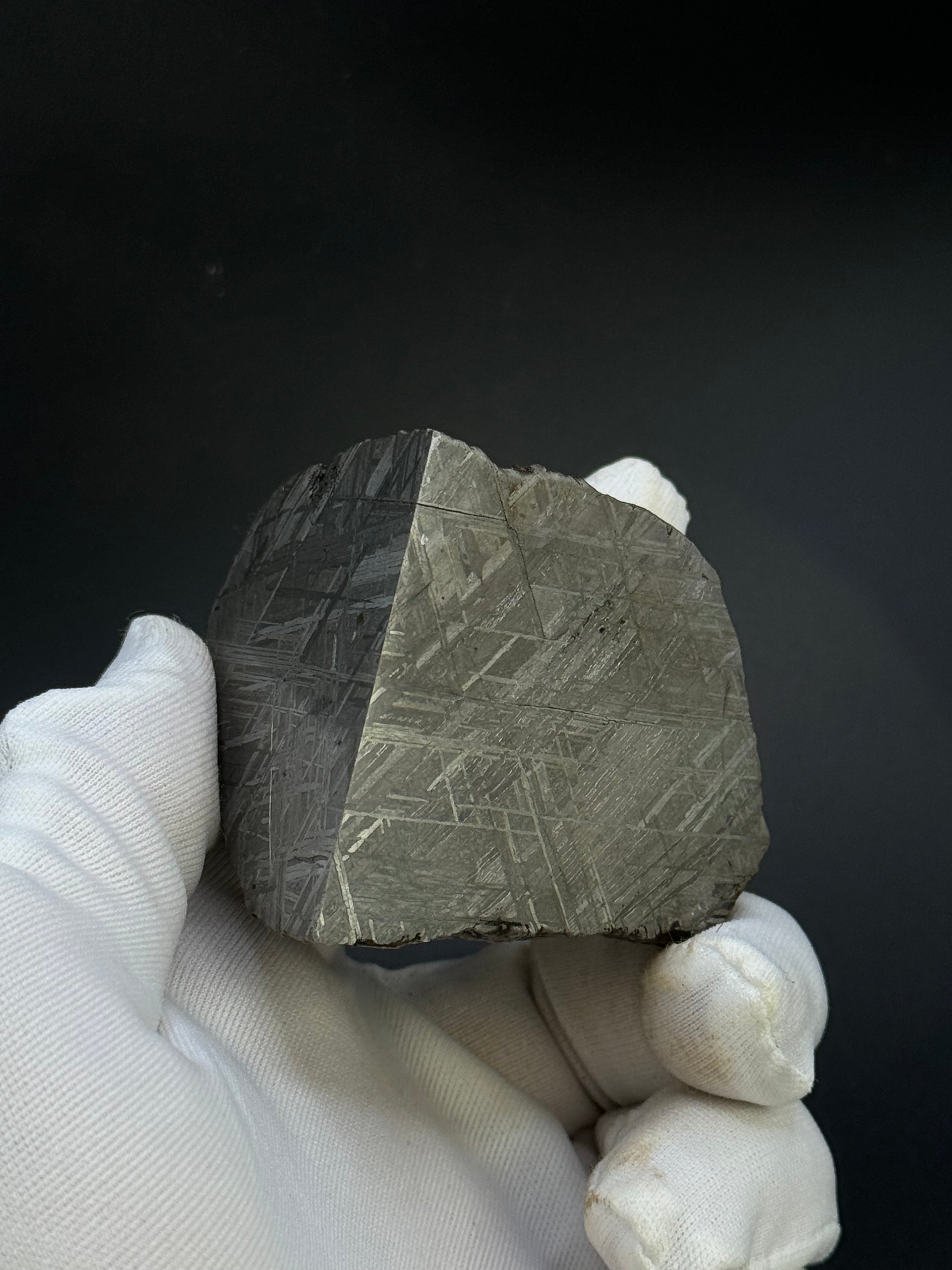 MUONIONALUSTA METEORITE, SWEDEN. 487 GRAMS END-CUT.