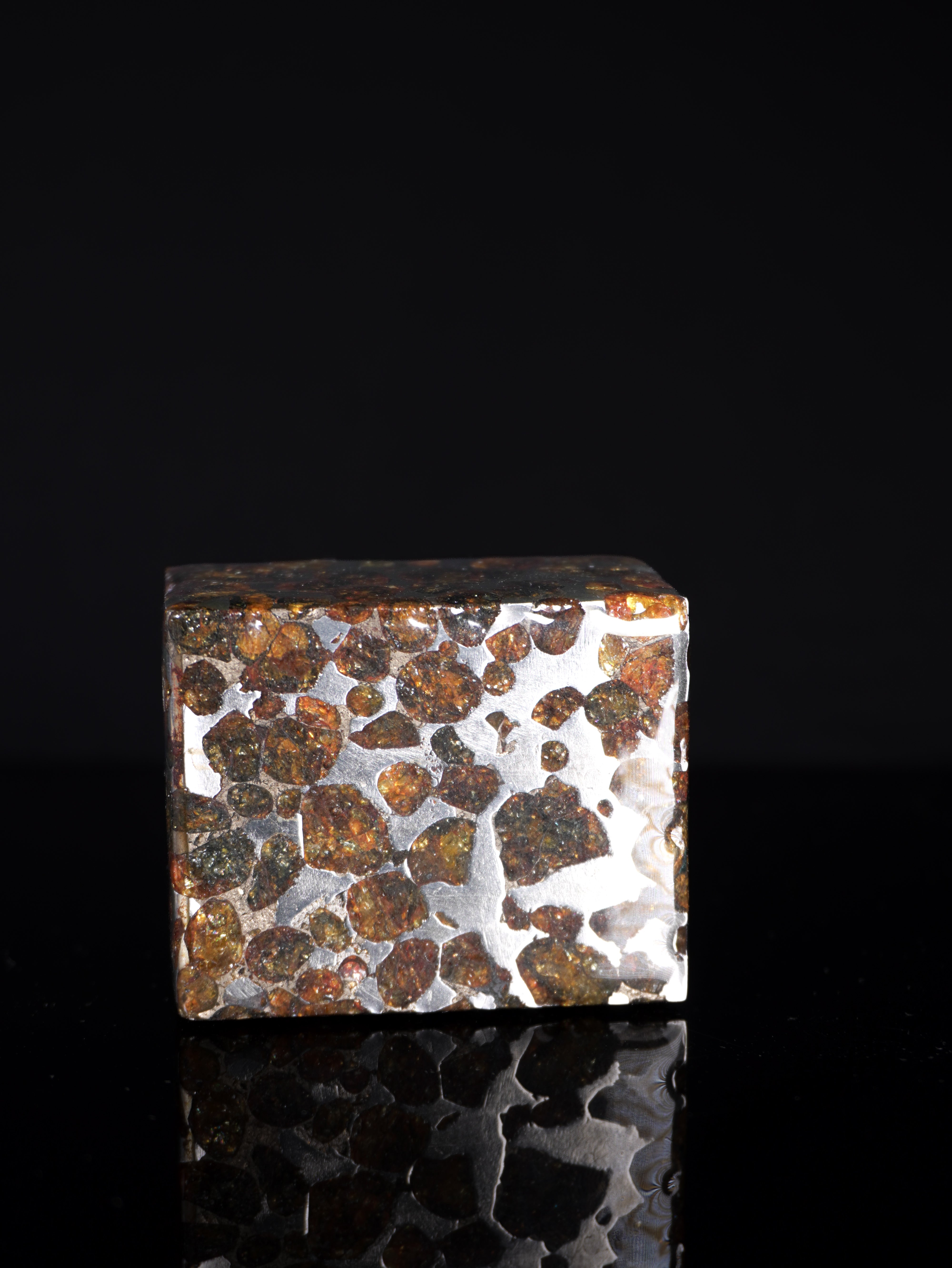 SERICHO PALLASITE METEORITE, KENYA. 264 GRAMS CUBE