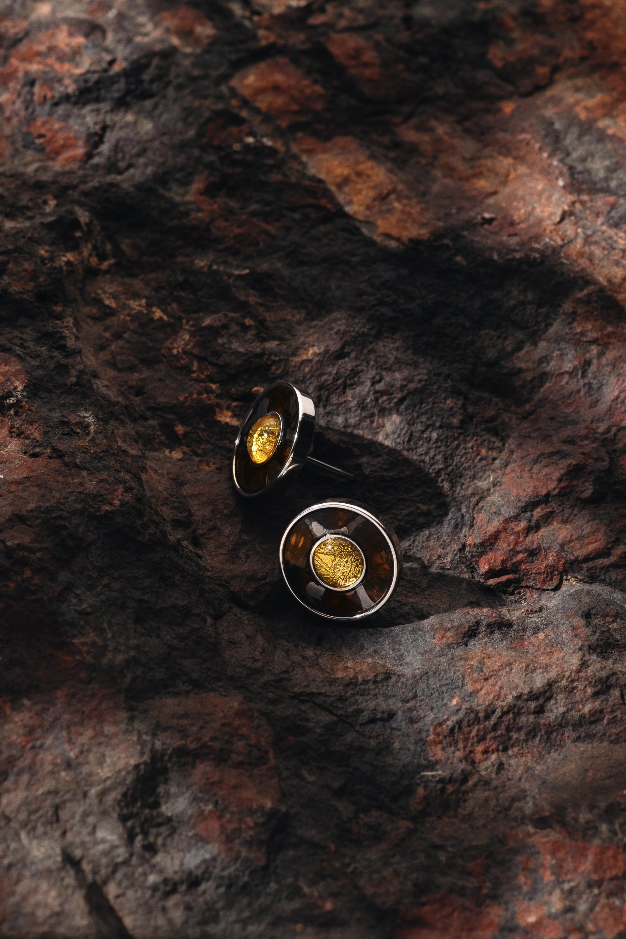 MUONIONALUSTA AND SERICHO METEORITE STUD EARRINGS, GOLD PLATED.