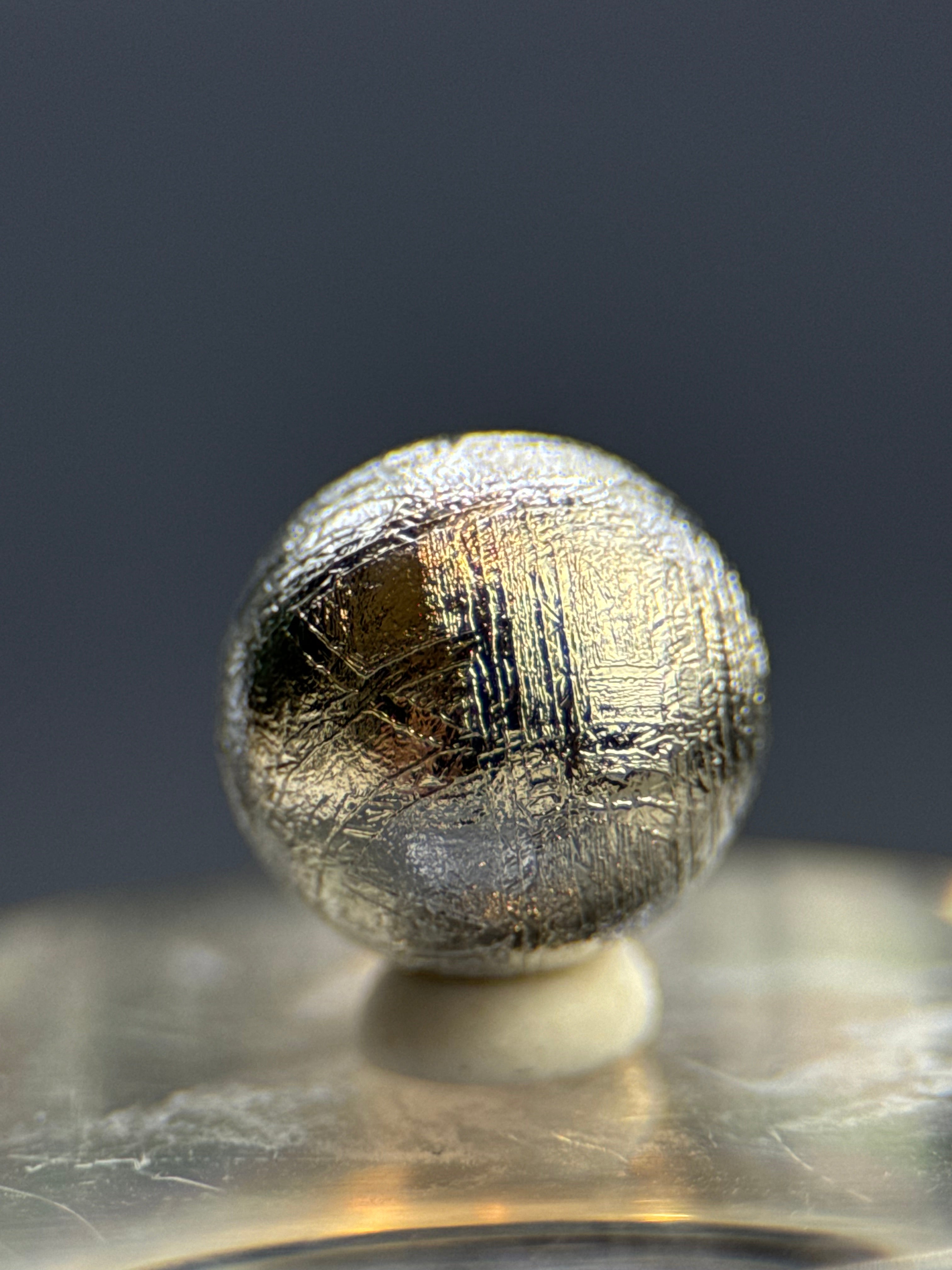 MUONIONALUSTA METEORITE, SWEDEN. DISPLAY BOX. 10MM DIAMETER SPHERE.