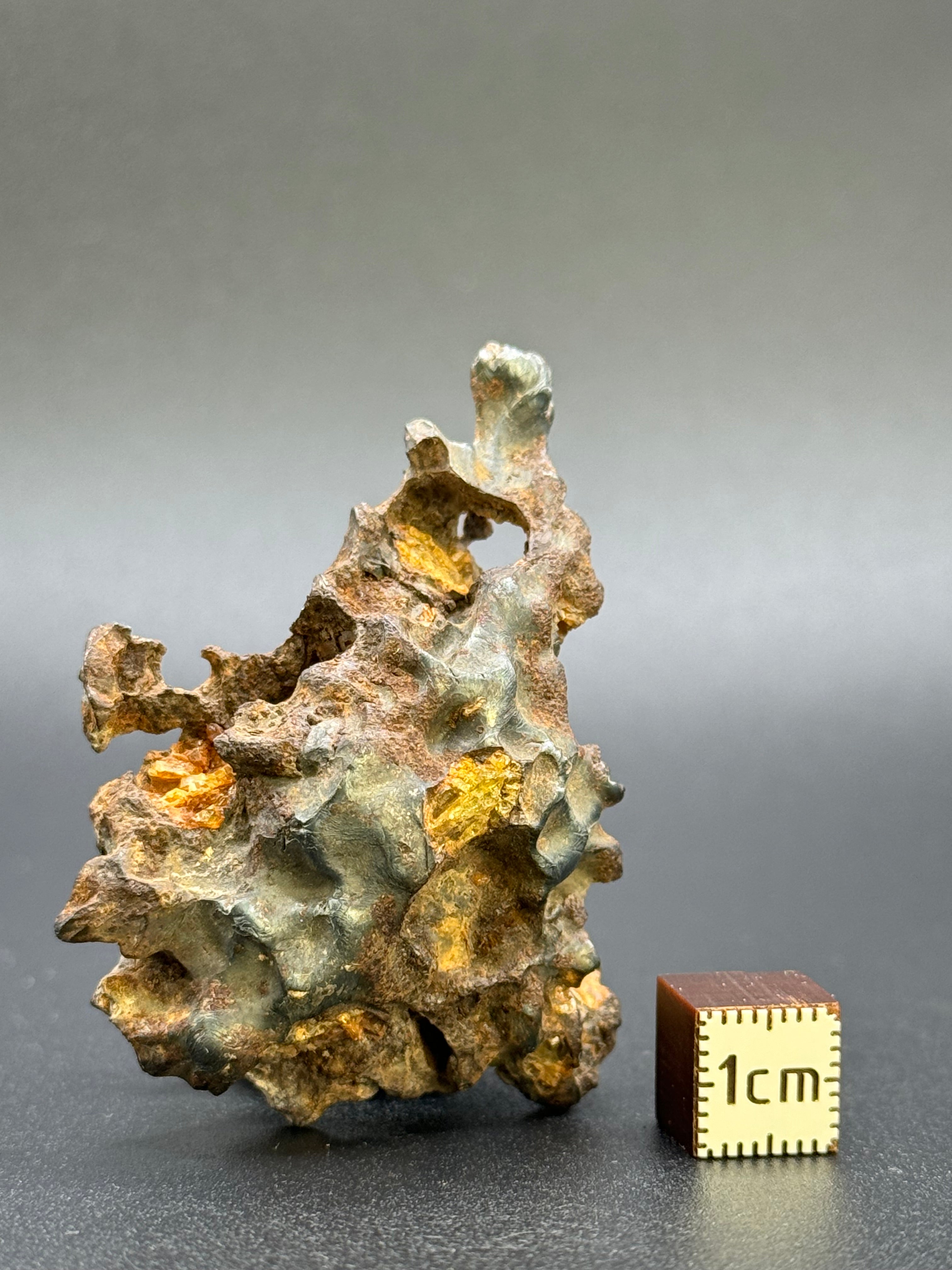IMILAC PALLASITE METEORITE, CHILE. 55,41 grams. Full specimen.