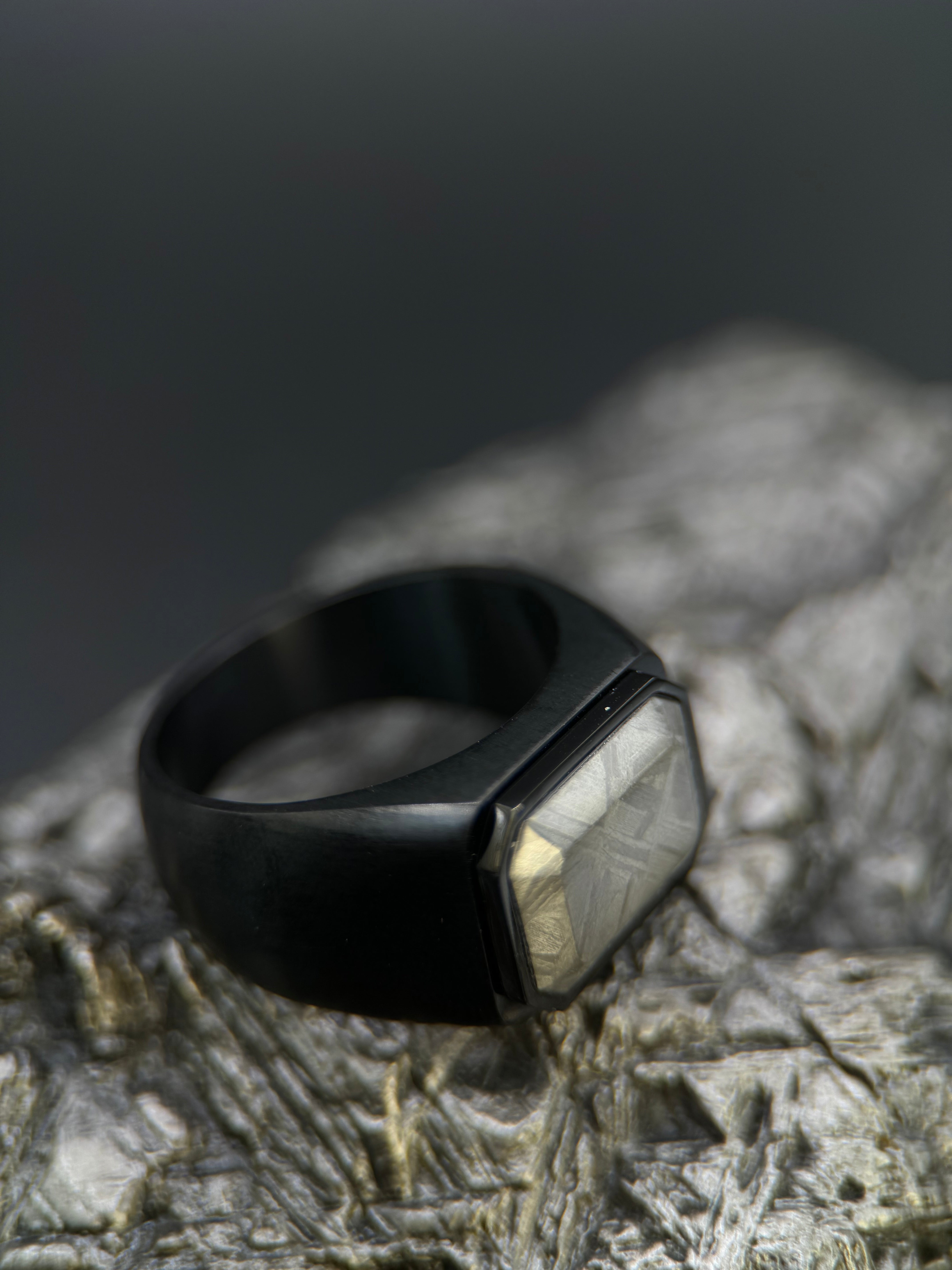 Muonionalusta meteorite Signet ring