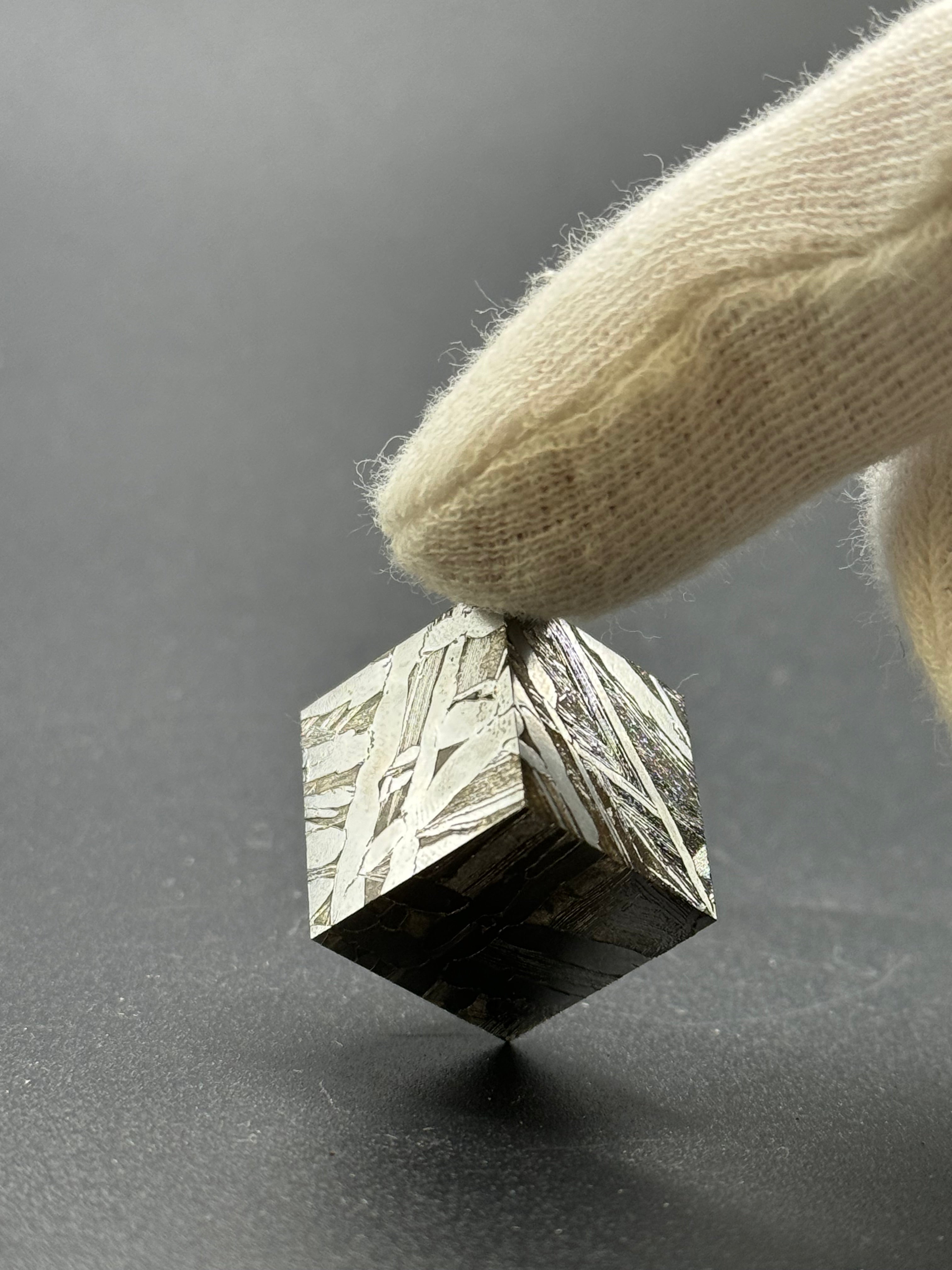 SEYMCHAN METEORITE, MAGADAN REGION, RUSSIA. 52 GRAMS CUBE.