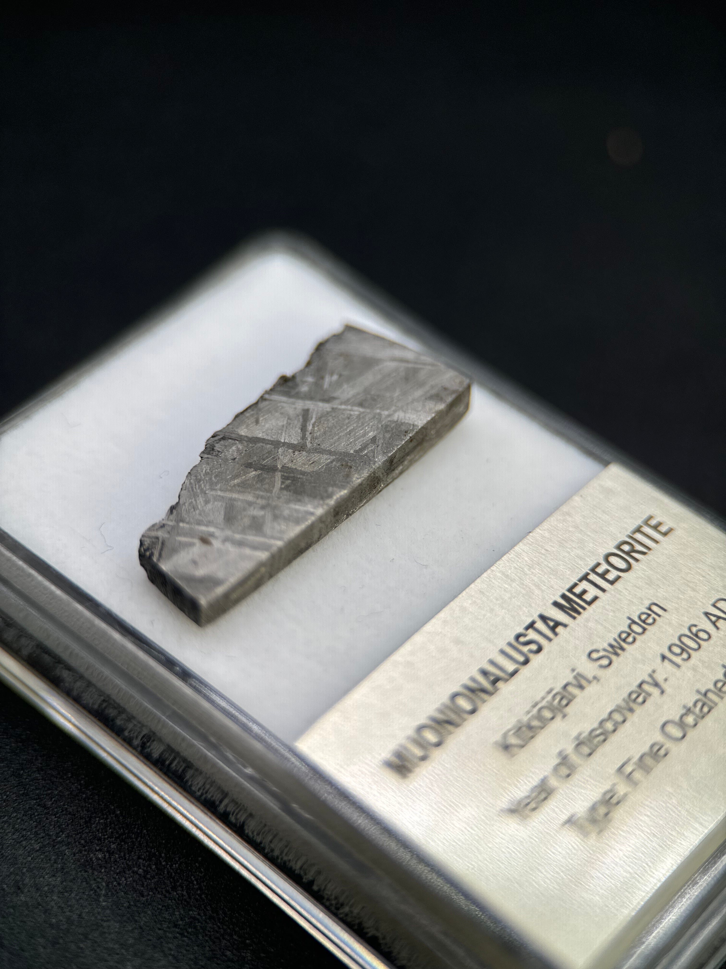 MUONIONALUSTA METEORITE, SWEDEN. DISPLAY BOX. 5,7 GRAMS.
