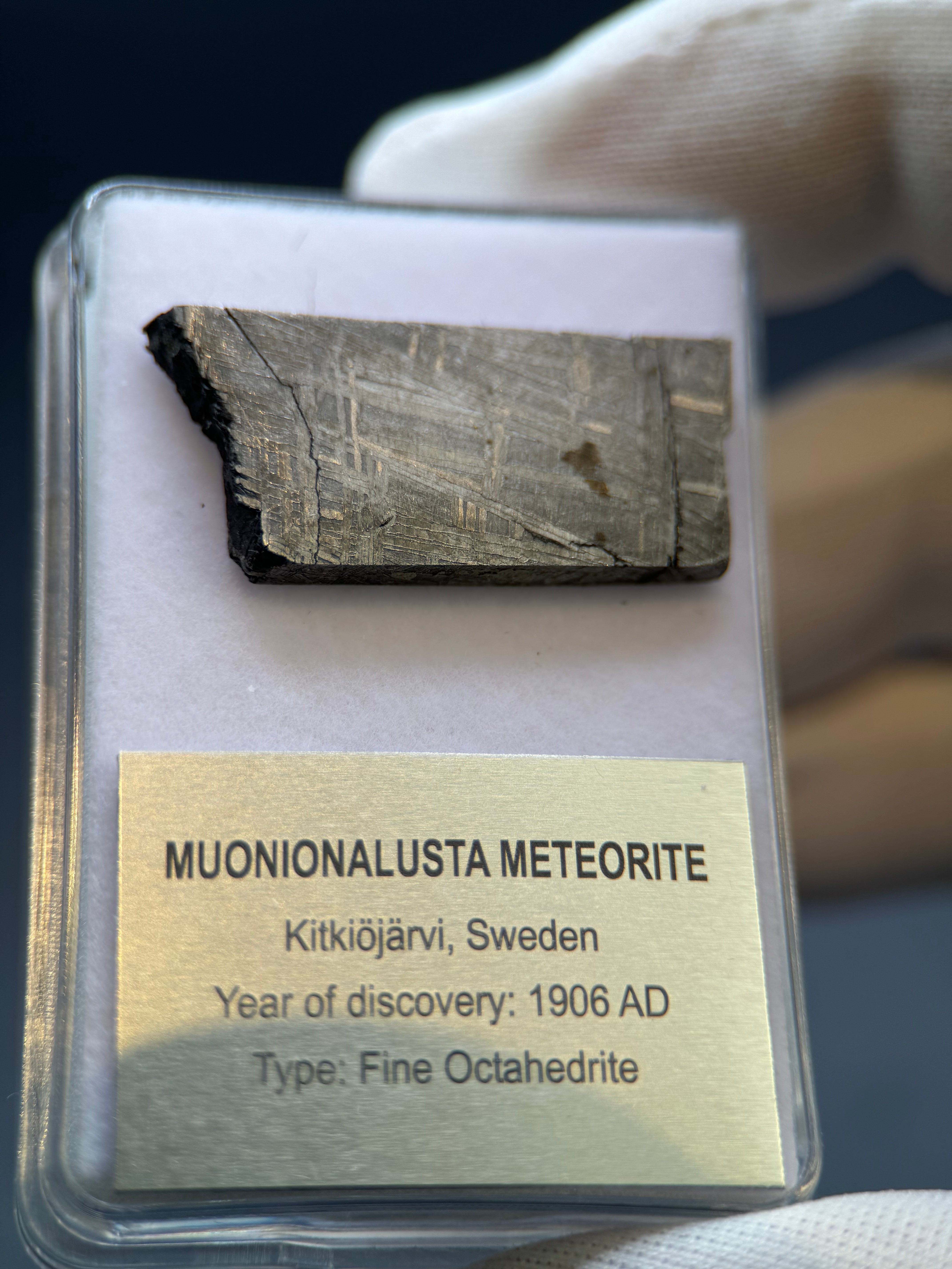 MUONIONALUSTA METEORITE, SWEDEN. DISPLAY BOX. 9,35 GRAMS.