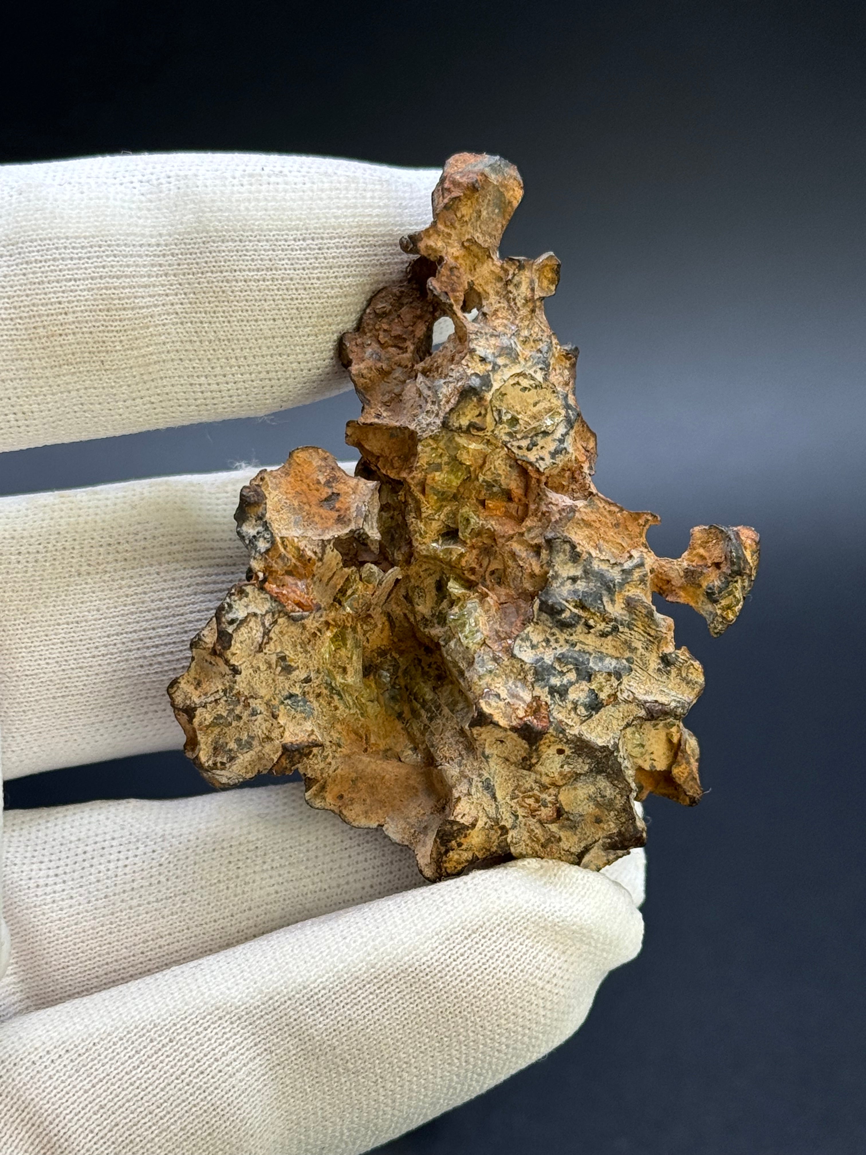 IMILAC PALLASITE METEORITE, CHILE. 55,41 grams. Full specimen.