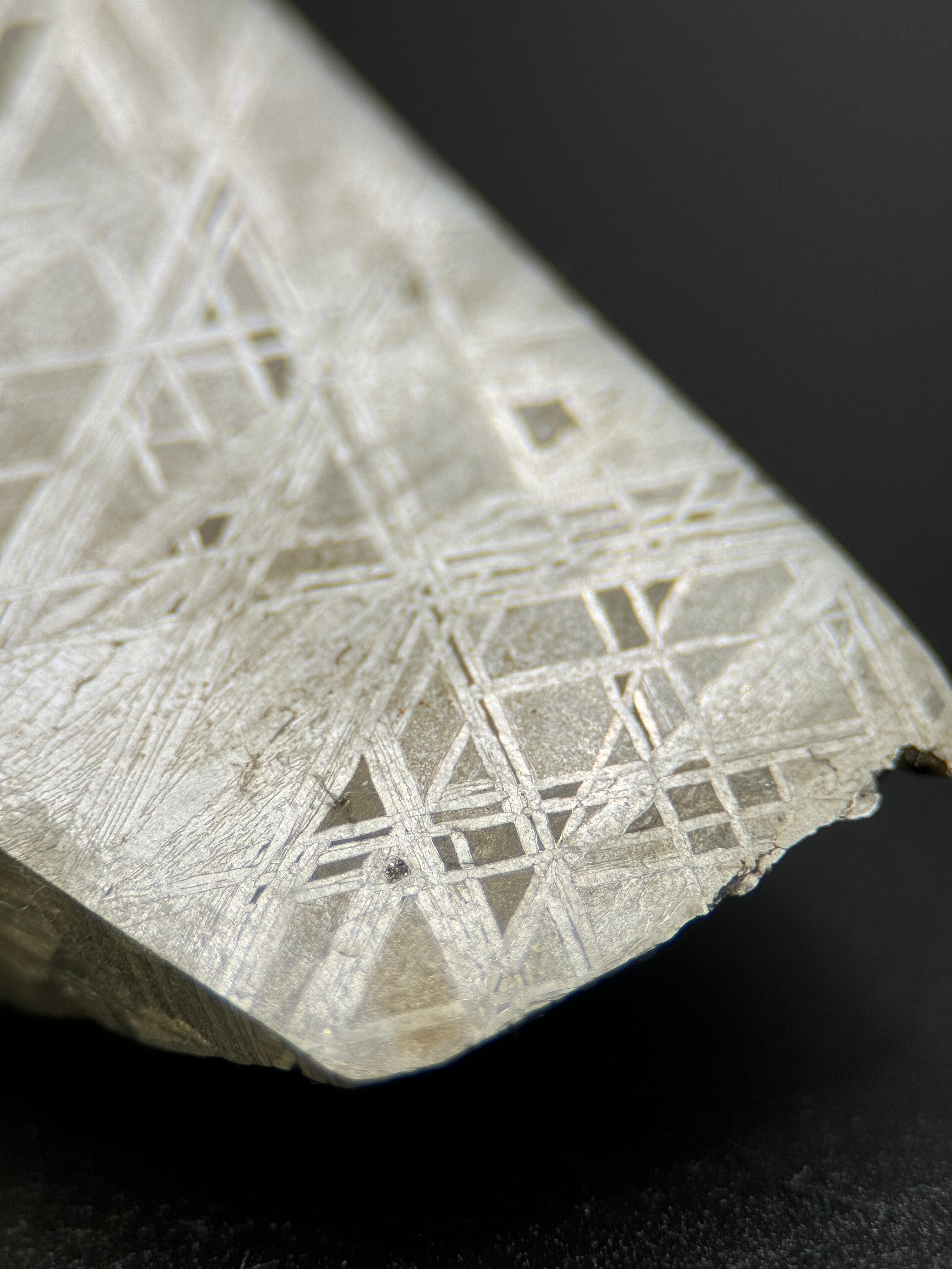 MUONIONALUSTA METEORITE, SWEDEN. 141,05 GRAMS END-CUT