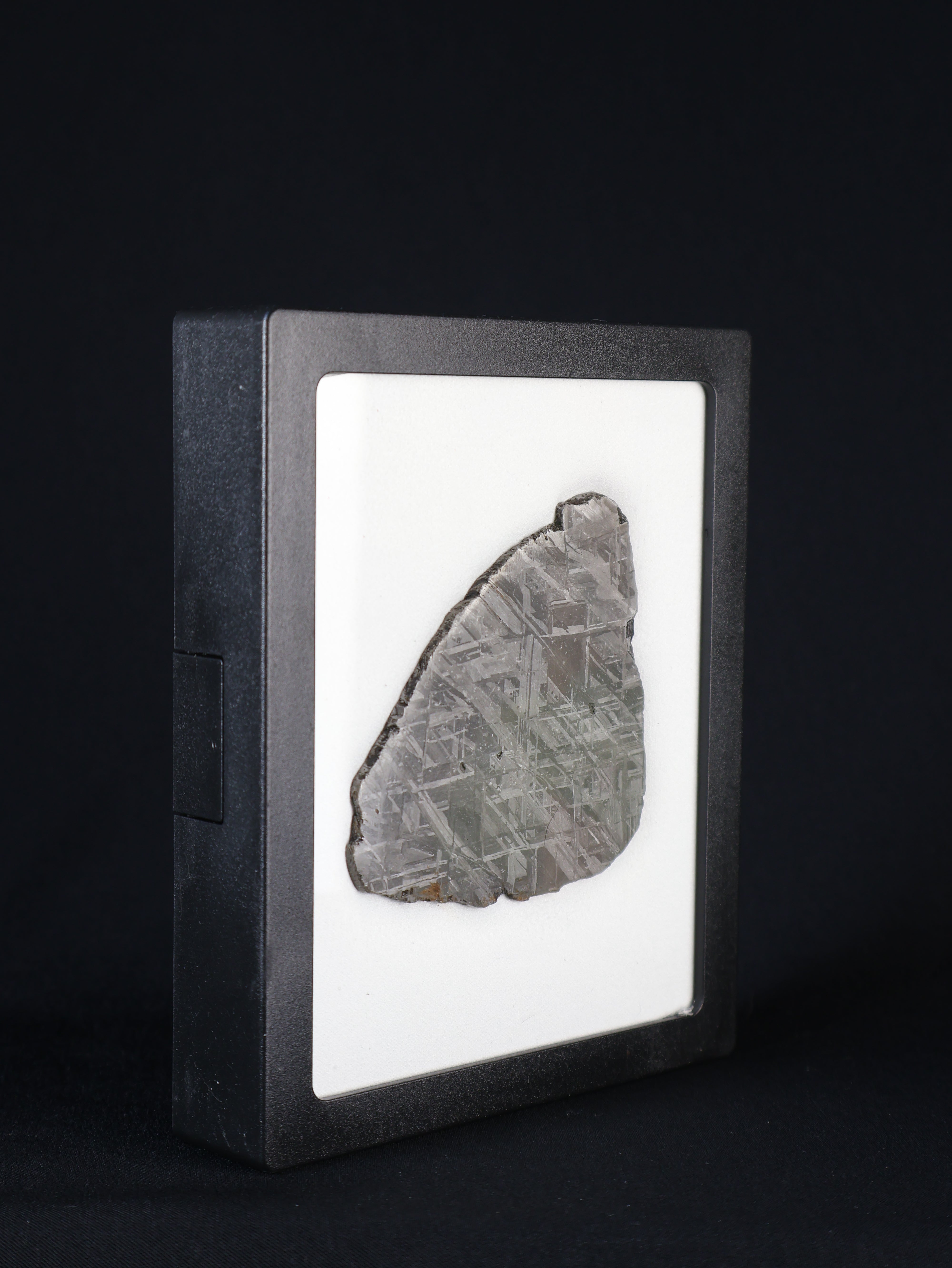 MUONIONALUSTA METEORITE, SWEDEN. 88,32 GRAMS SLICE.