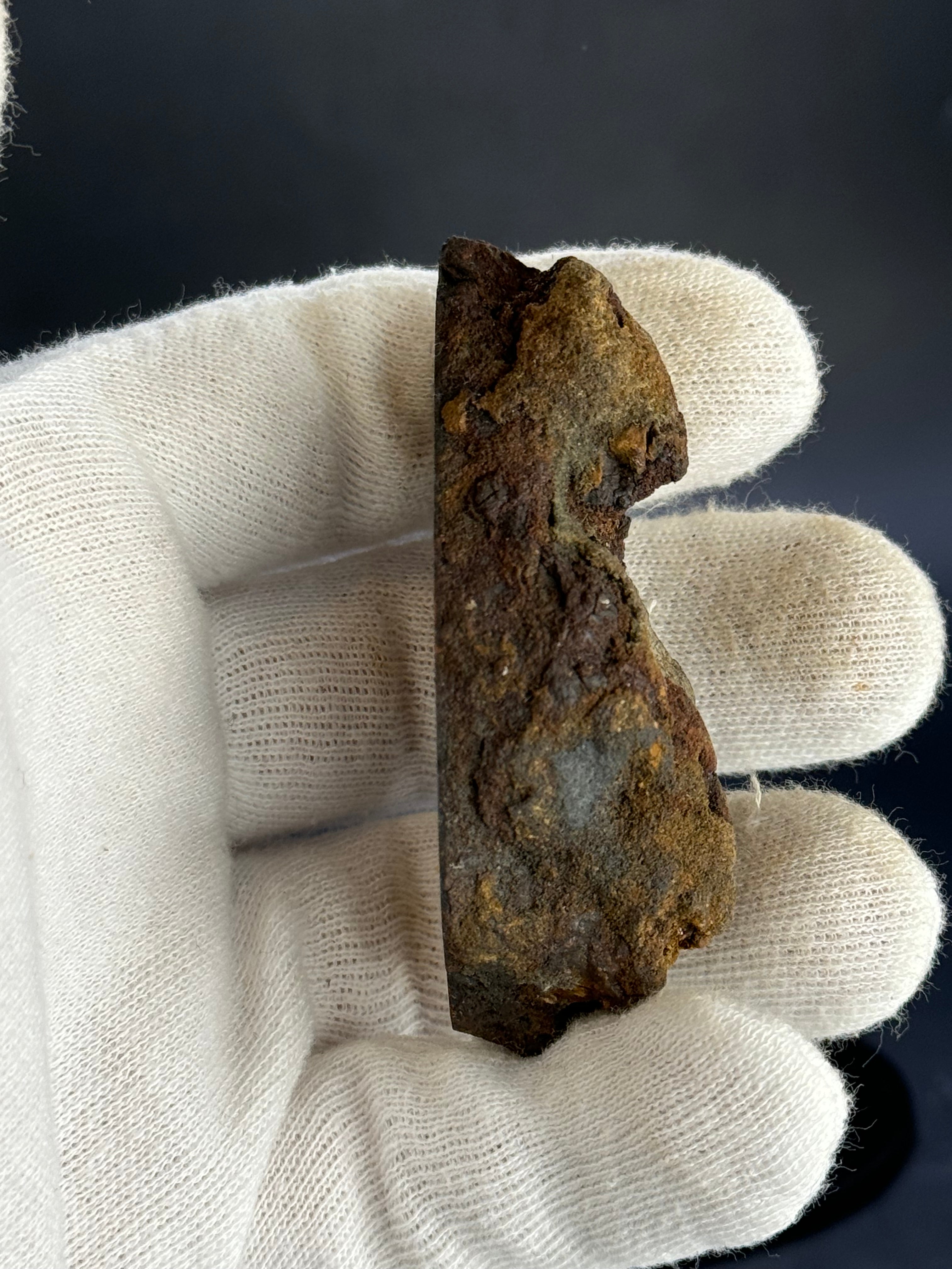 SERICHO PALLASITE METEORITE, KENYA. 143,41 GRAMS END-CUT.