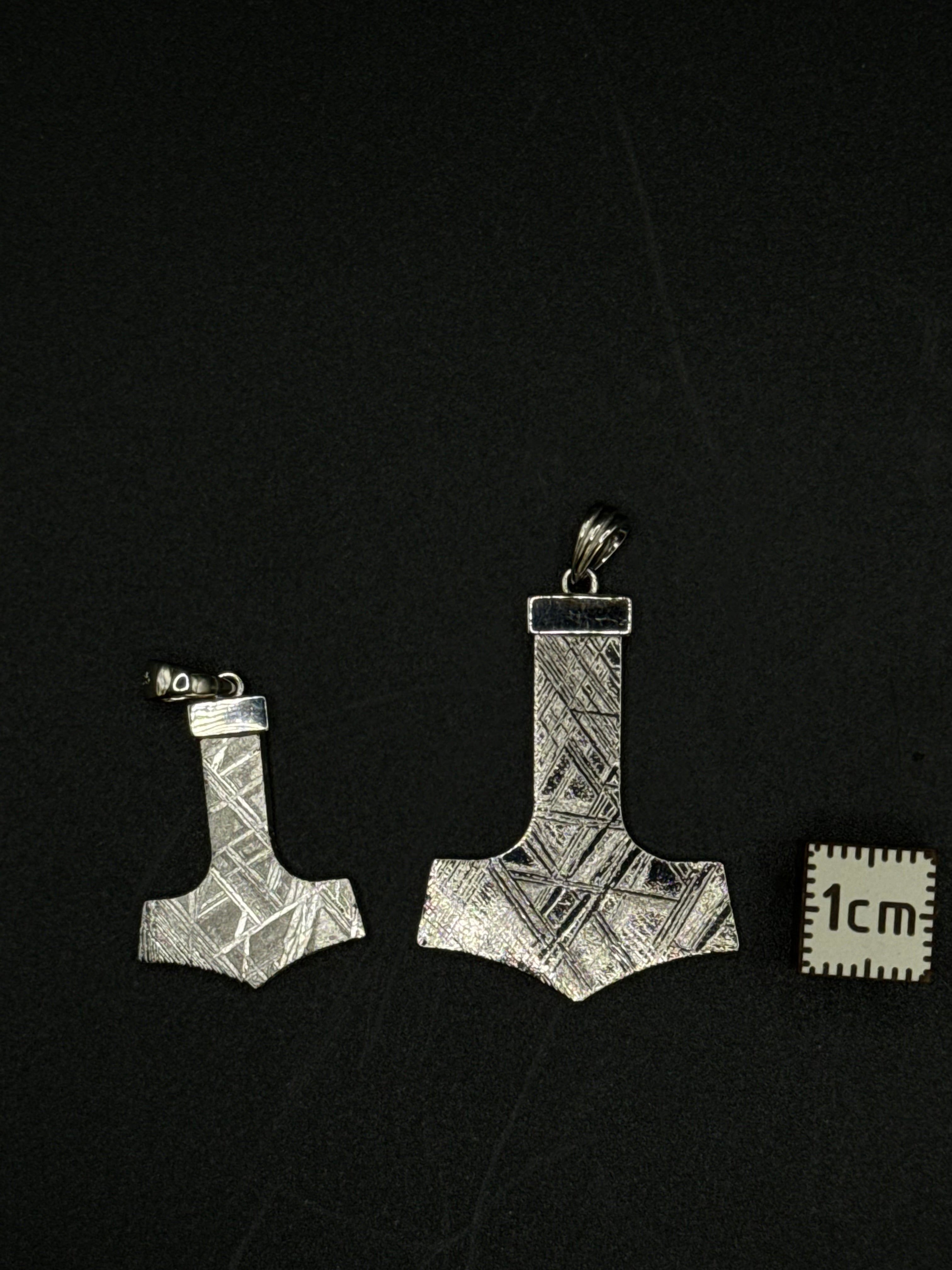 Mjolnir pendant made with Muonionalusta meteorite