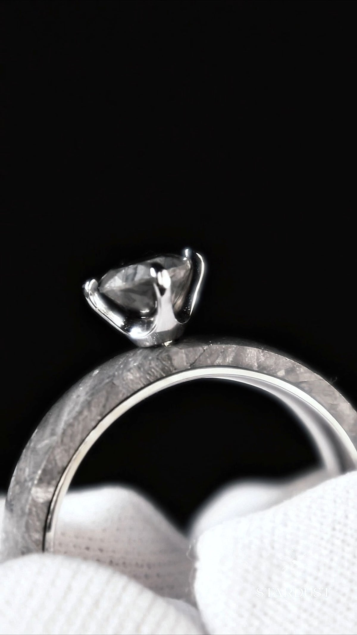 Astra Diamond, Muonionalusta Meteorite Ring