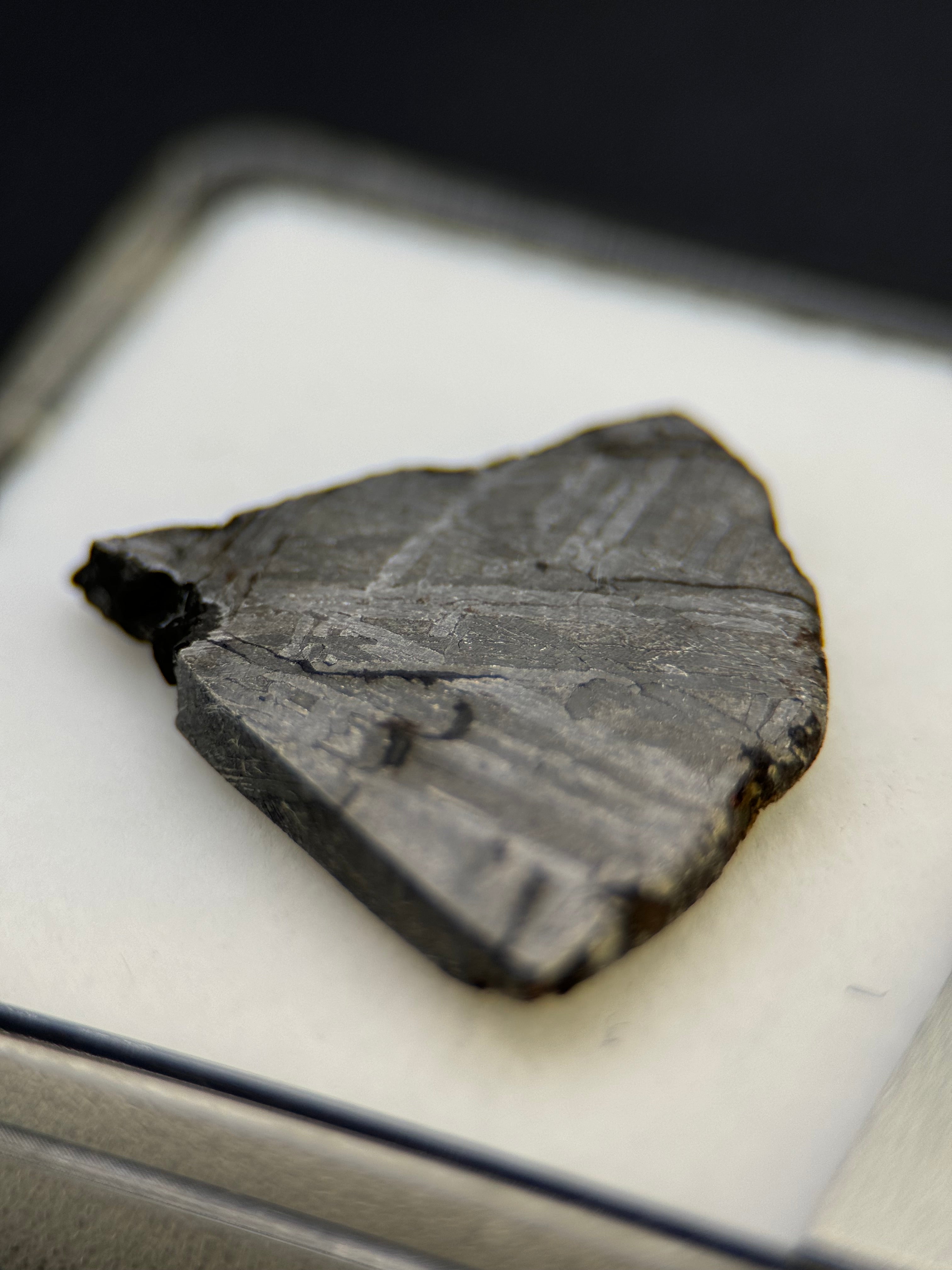 MUONIONALUSTA METEORITE, SWEDEN. DISPLAY BOX. 4,87 GRAMS.