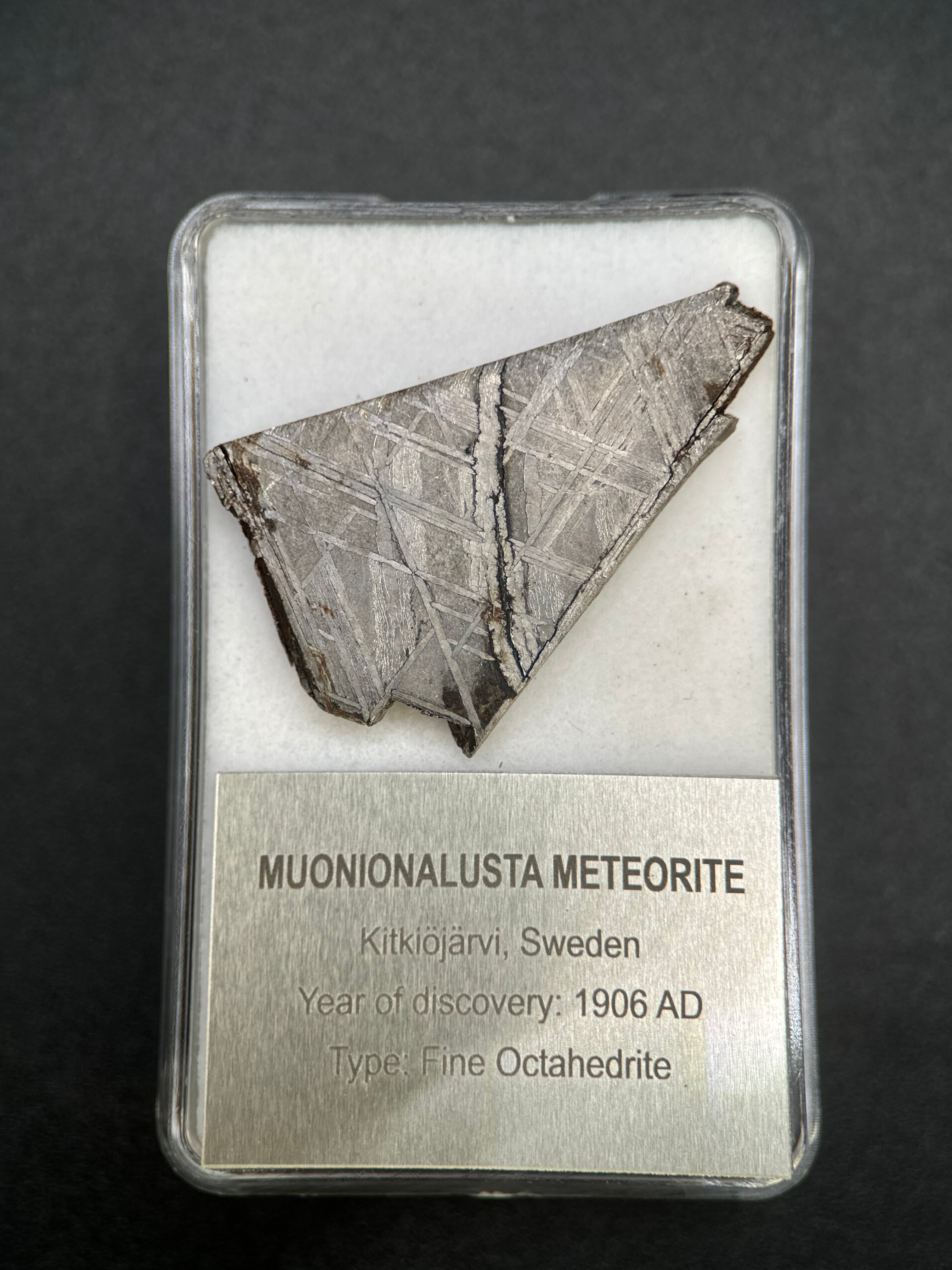MUONIONALUSTA METEORITE, SWEDEN. DISPLAY BOX. 8,3 GRAMS.