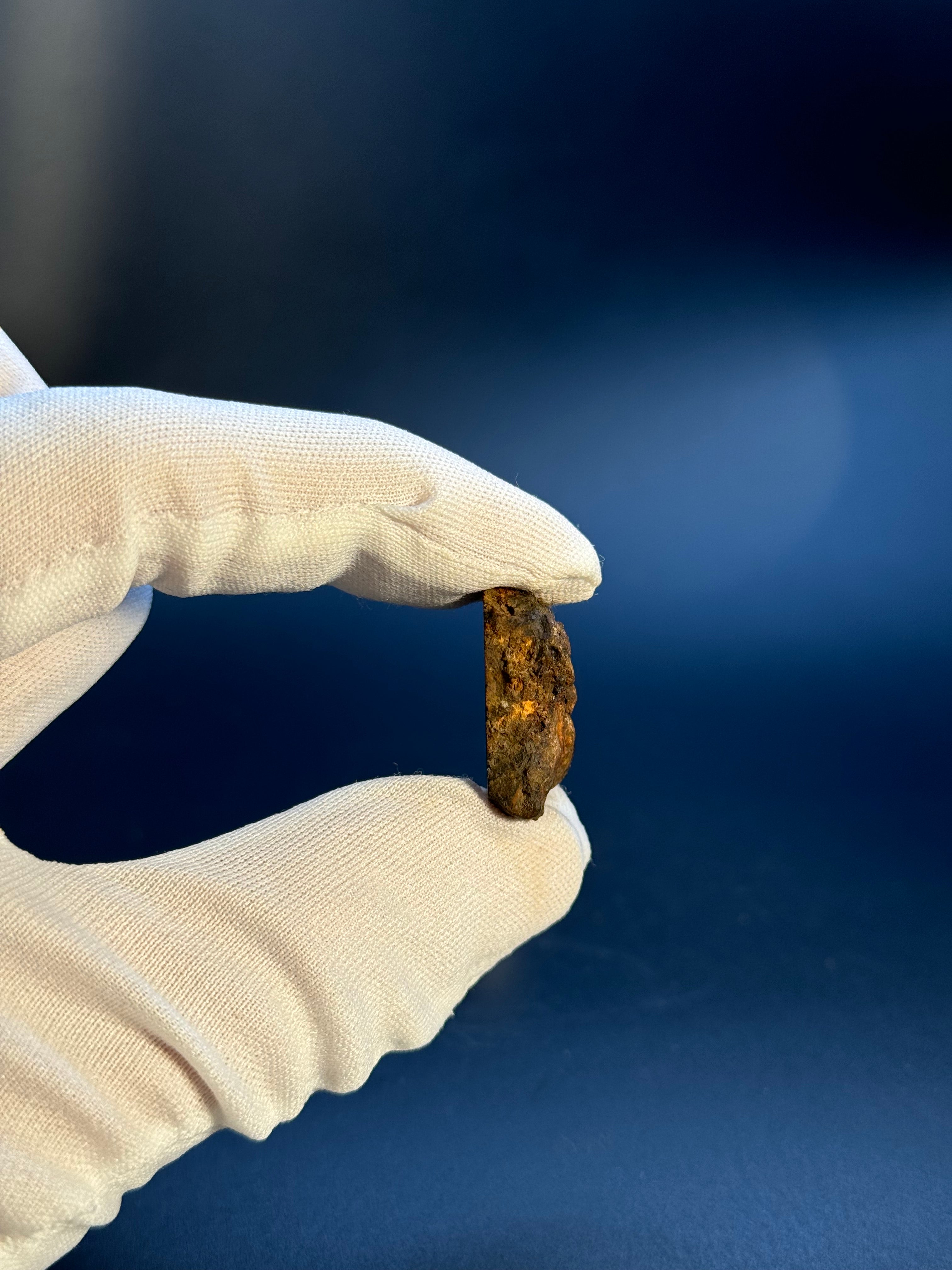 SERICHO PALLASITE METEORITE, KENYA. 11,40 GRAMS END-CUT