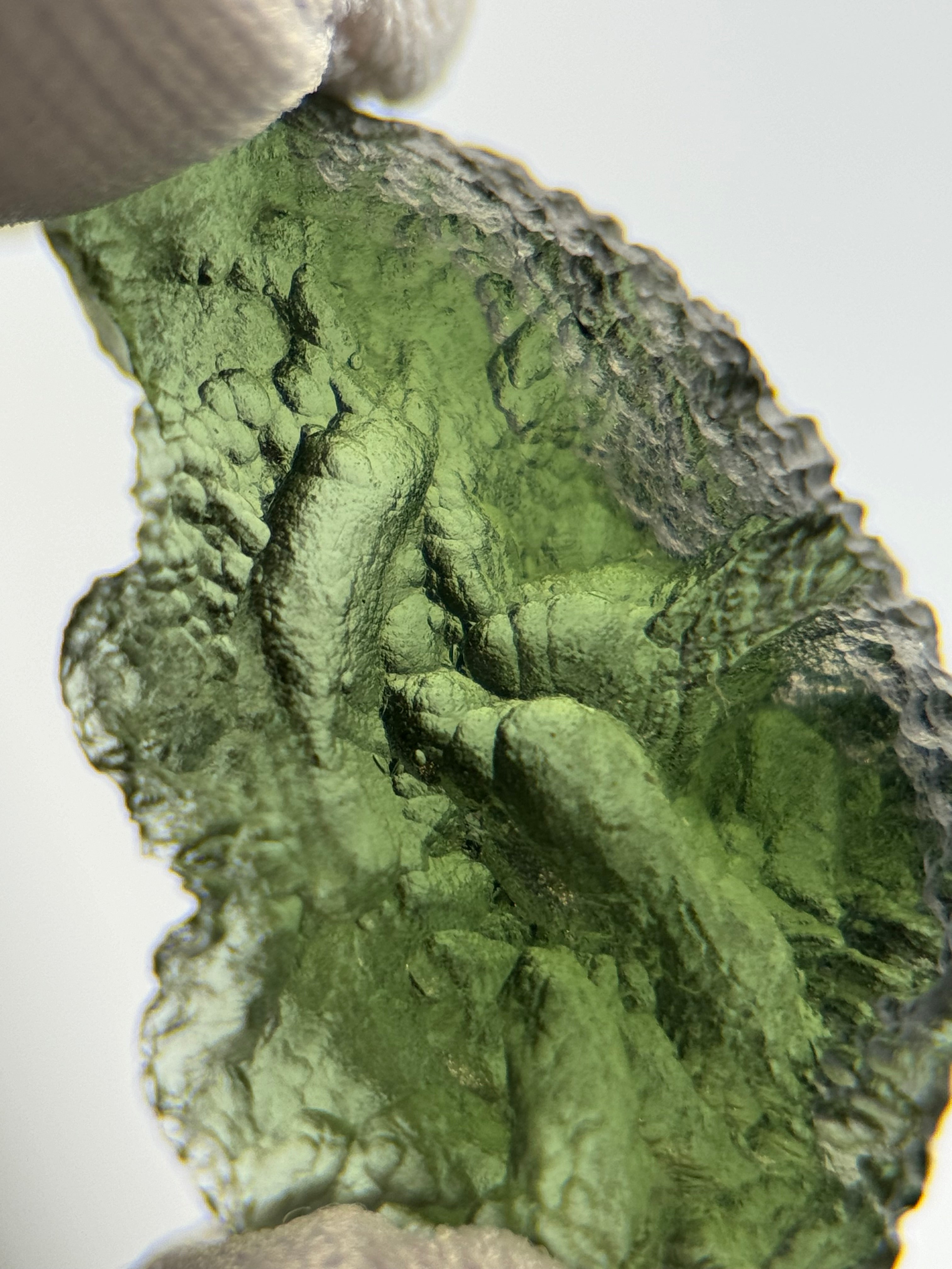 RAW MOLDAVITE, CZECH REPUBLIC. 2,94 GRAMS.