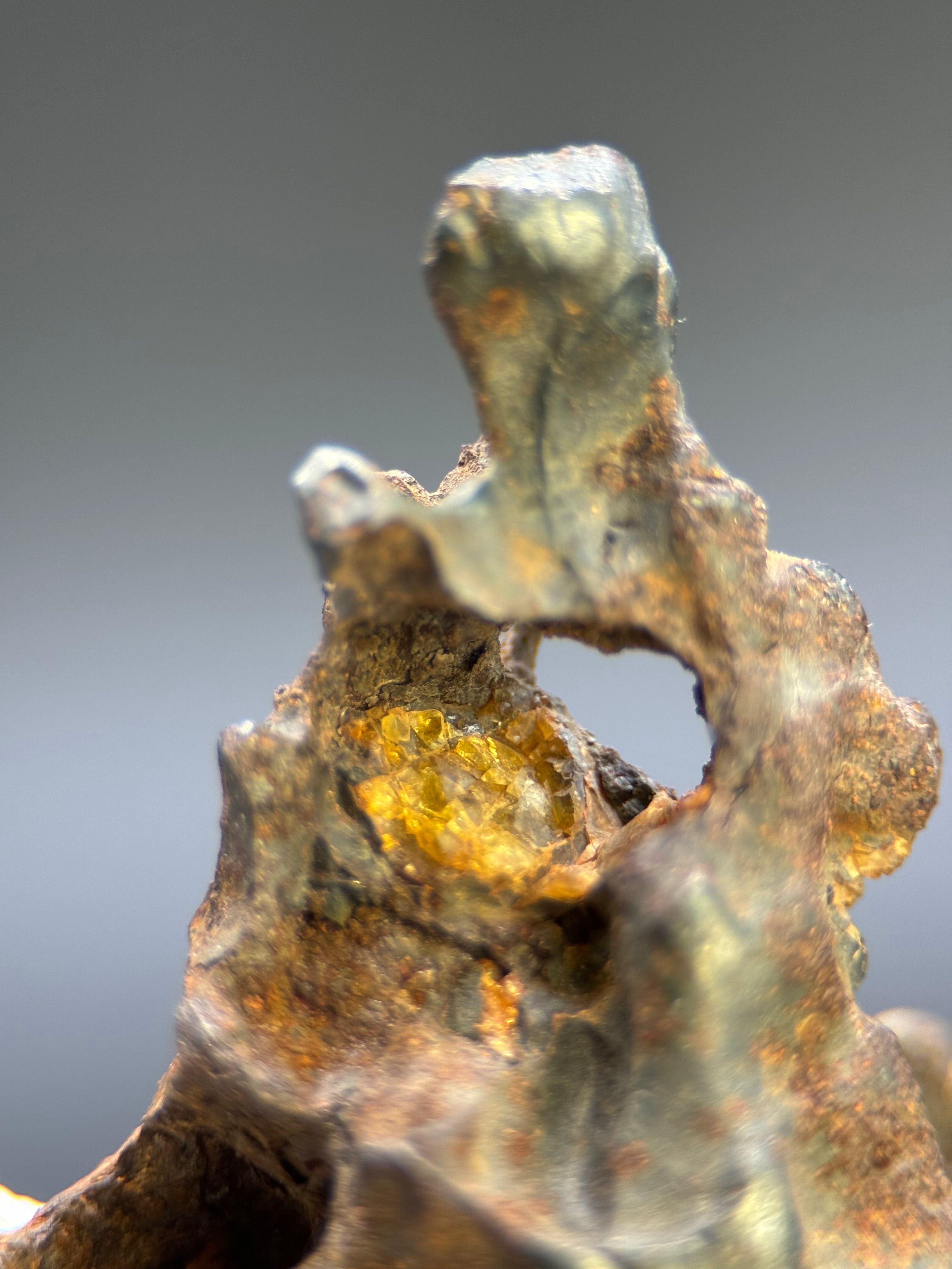 IMILAC PALLASITE METEORITE, CHILE. 55,41 grams. Full specimen.