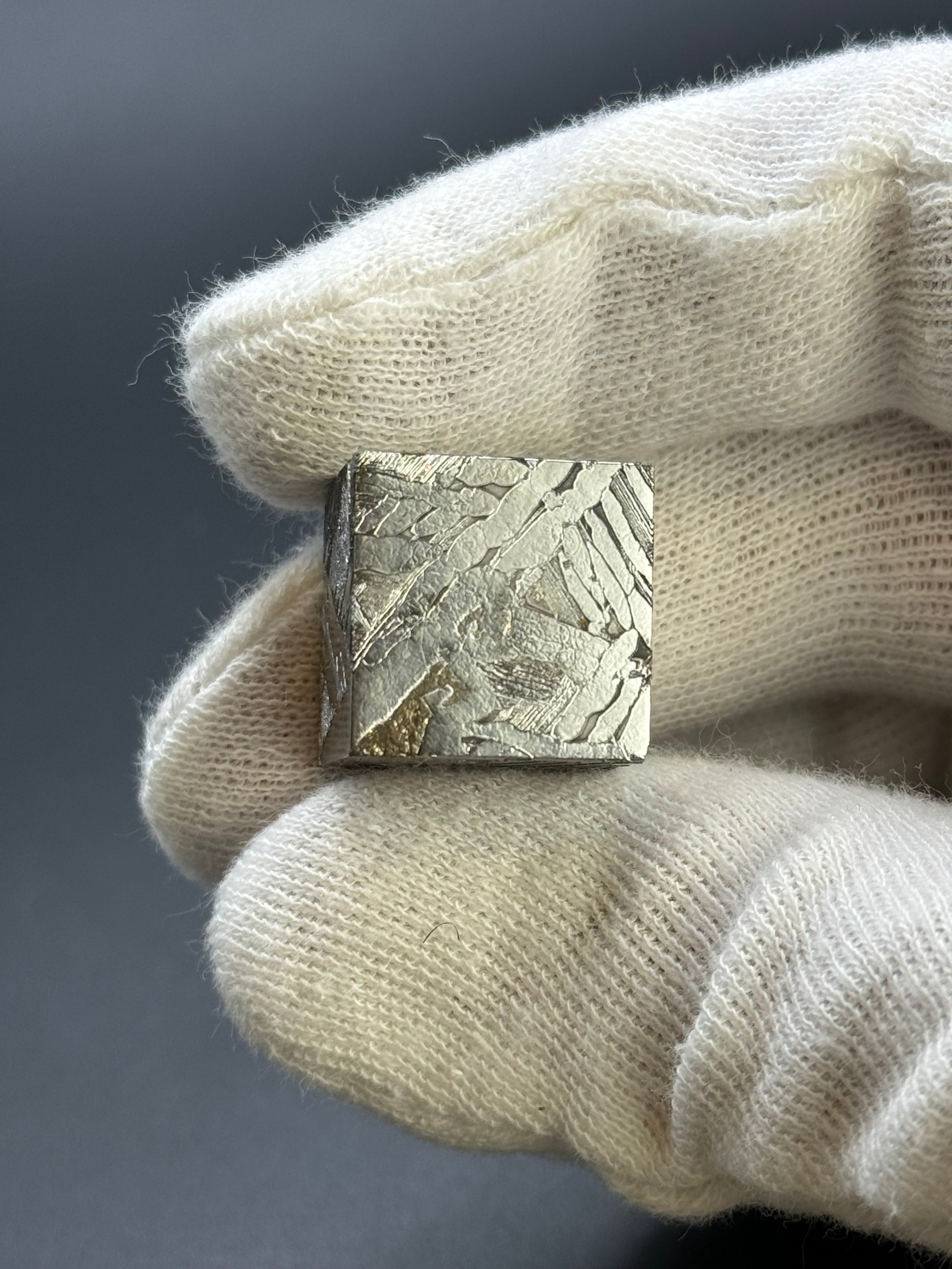 SEYMCHAN METEORITE, MAGADAN REGION, RUSSIA. 52 GRAMS CUBE.
