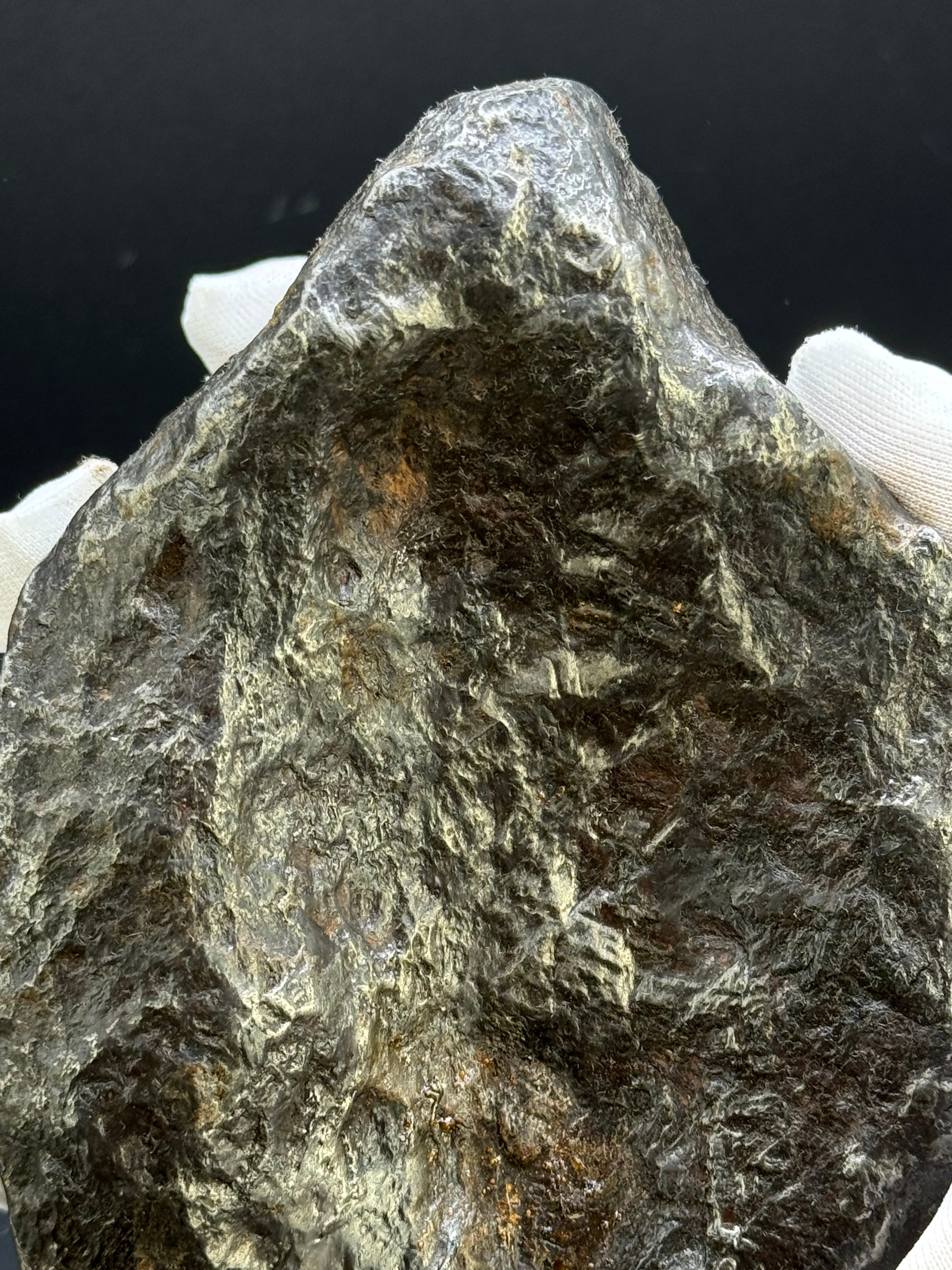 MUONIONALUSTA METEORITE, SWEDEN. FULL METEORITE 1711 grams.