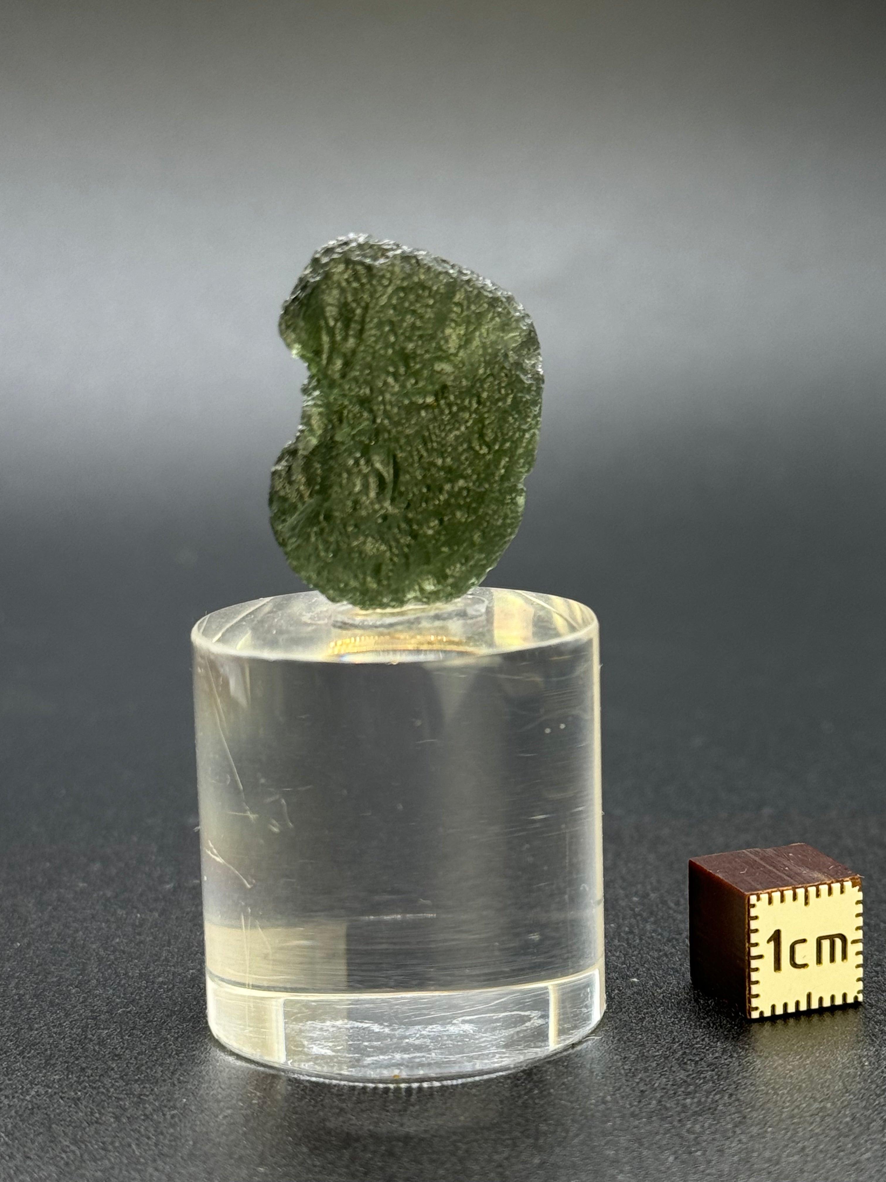 RAW MOLDAVITE, CZECH REPUBLIC. 5,02 GRAMS.