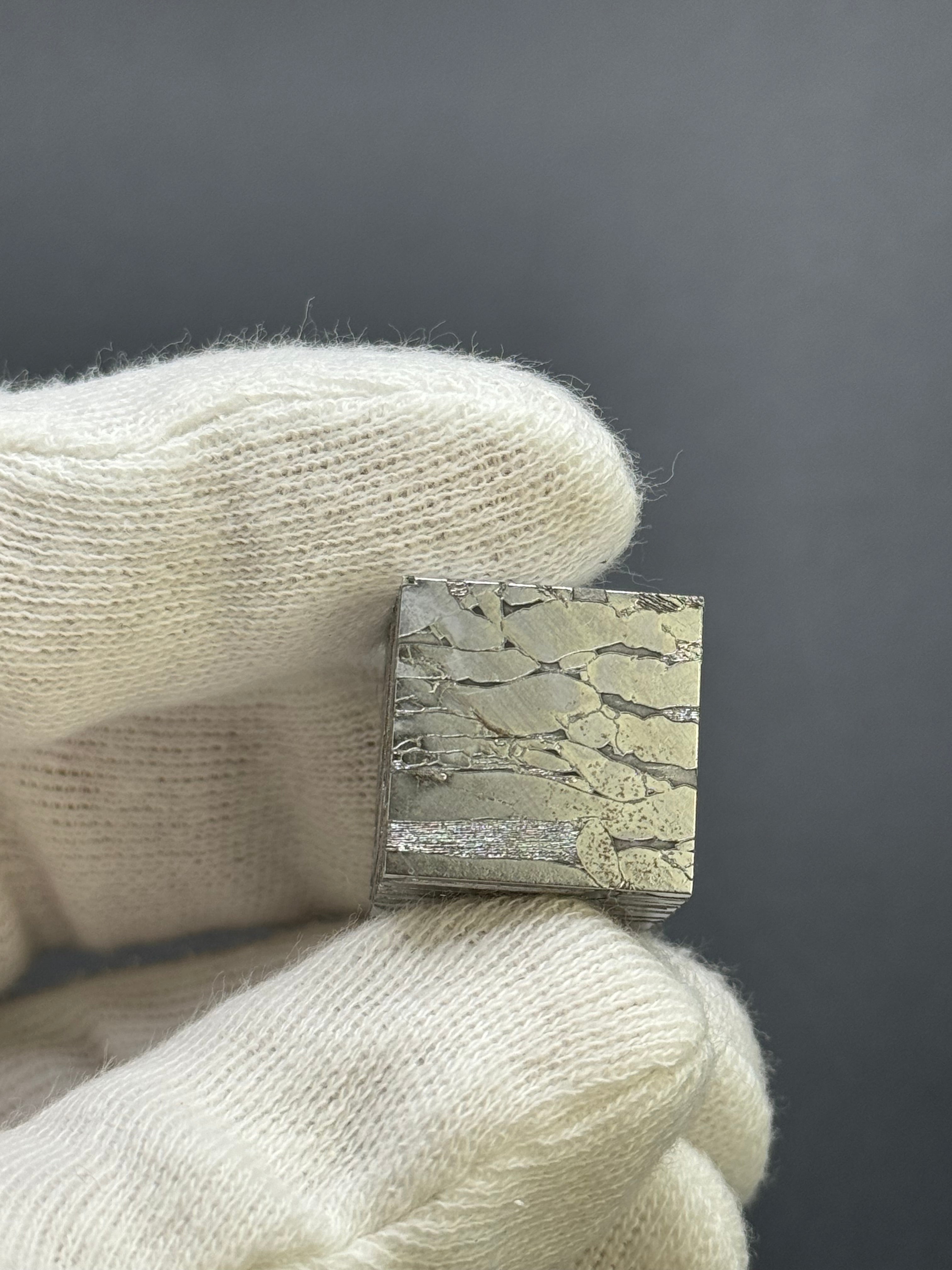 SEYMCHAN METEORITE, MAGADAN REGION, RUSSIA. 54 GRAMS CUBE.