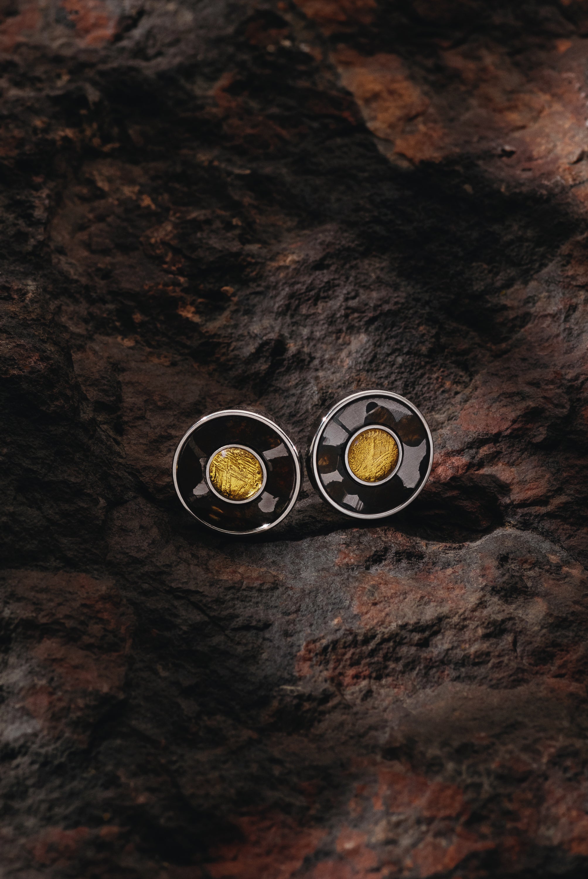 MUONIONALUSTA AND SERICHO METEORITE STUD EARRINGS, GOLD PLATED.